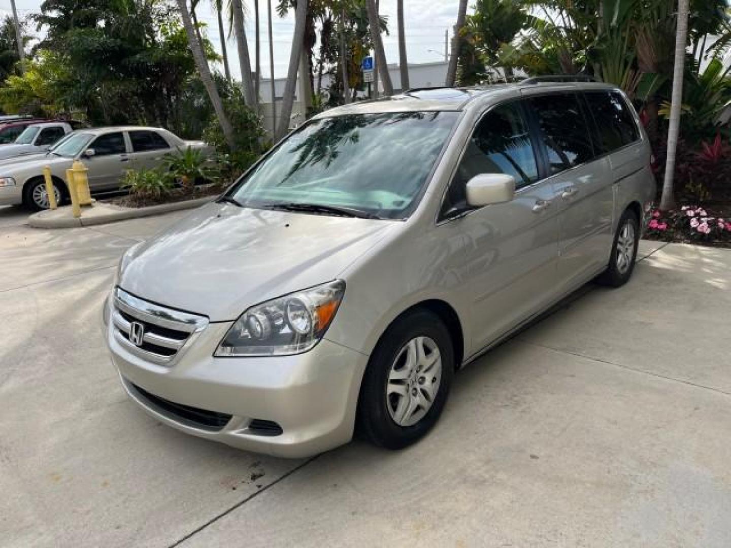 2007 Silver Pearl Metallic /Gray Honda Odyssey 1 EX-L LOW MILES 57,826 (5FNRL38777B) with an 3.5L SOHC MPFI 24-Valve i-VTEC V6 Engine engine, Automatic transmission, located at 4701 North Dixie Hwy, Pompano Beach, FL, 33064, (954) 422-2889, 26.240938, -80.123474 - 2007 HONDA ODYSSEY EX-L W/DVD NEW $35,106 ROAD READY VIN: 5FNRL38777B460172 NO ACCIDENTS NO RECALLS VAN 3 ROW SEATS 1 OWNER DUAL AC 3.5L V6 3.5L V6 F SOHC 24V LOW MILES 57,826 POWER SLIDING DOORS GASOLINE POWER MIRRORS POWER HEATED LEATHER SEATS FRONT WHEEL DRIVE POWER SUNROOF DVD VIDEO SYSTEM Anti- - Photo#3