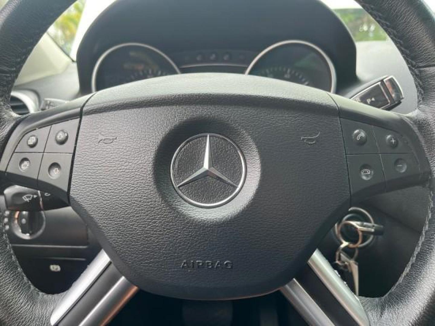 2006 Alabaster White /Black Mercedes-Benz M-Class AWD 3.5L ONLY 50,830 (4JGBB86E46A) with an 3.5L SMPI DOHC 24-Valve V6 Engine engine, Automatic transmission, located at 4701 North Dixie Hwy, Pompano Beach, FL, 33064, (954) 422-2889, 26.240938, -80.123474 - OUR WEBPAGE FLORIDACARS1.COM HAS OVER 100 PHOTOS AND FREE CARFAX LINK 2006 MERCEDES-BENZ M-CLASS ML 350 NEW $ 57,810 ROAD READY VIN: 4JGBB86E46A006936 LOW MILES 50,830 3.5L V6 4 DOOR WAGON/SPORT UTILITY NO ACCIDENTS FLORIDA OWNER 3.5L V6 F DOHC 24V POWER SUNROOF/MIRRORS GASOLINE DUAL AC POWER LEATHE - Photo#50