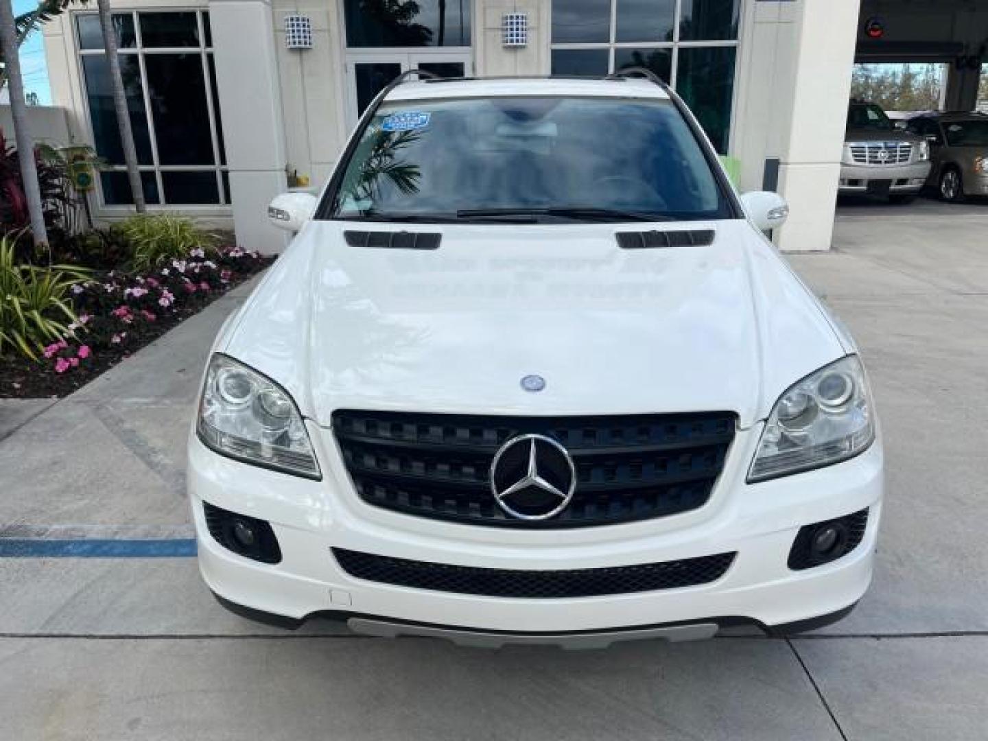 2006 Alabaster White /Black Mercedes-Benz M-Class AWD 3.5L ONLY 50,830 (4JGBB86E46A) with an 3.5L SMPI DOHC 24-Valve V6 Engine engine, Automatic transmission, located at 4701 North Dixie Hwy, Pompano Beach, FL, 33064, (954) 422-2889, 26.240938, -80.123474 - OUR WEBPAGE FLORIDACARS1.COM HAS OVER 100 PHOTOS AND FREE CARFAX LINK 2006 MERCEDES-BENZ M-CLASS ML 350 NEW $ 57,810 ROAD READY VIN: 4JGBB86E46A006936 LOW MILES 50,830 3.5L V6 4 DOOR WAGON/SPORT UTILITY NO ACCIDENTS FLORIDA OWNER 3.5L V6 F DOHC 24V POWER SUNROOF/MIRRORS GASOLINE DUAL AC POWER LEATHE - Photo#72