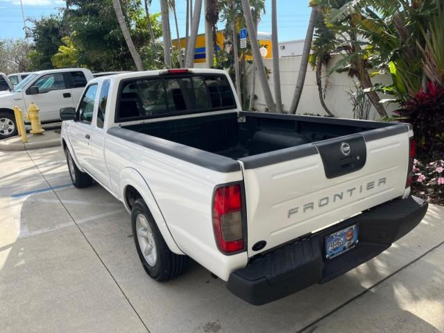 2003 Avalanche /Gray Nissan Frontier 2WD 1 FL XE LOW MILES 56,647 (1N6DD26T13C) with an 2.4L DOHC SMPI 16-Valve 4-Cyl Engine engine, Automatic transmission, located at 4701 North Dixie Hwy, Pompano Beach, FL, 33064, (954) 422-2889, 26.240938, -80.123474 - 2003 NISSAN FRONTIER X CAB AUTO ROAD READY 2.4L I4 VIN: 1N6DD26T13C408137 NO ACCIDENTS NO RECALLS CLUB CAB PICKUP 1 OWNER FLORIDA 2.4L I4 F DOHC 16V LOW MILES 56,647 27 MPG GASOLINE 4 SERVICE RECORDS REAR WHEEL DRIVE 6,1FT BED NEW LIKE TIRES ABS Brakes Automatic Transmission Power Locks Rear Defrost - Photo#79