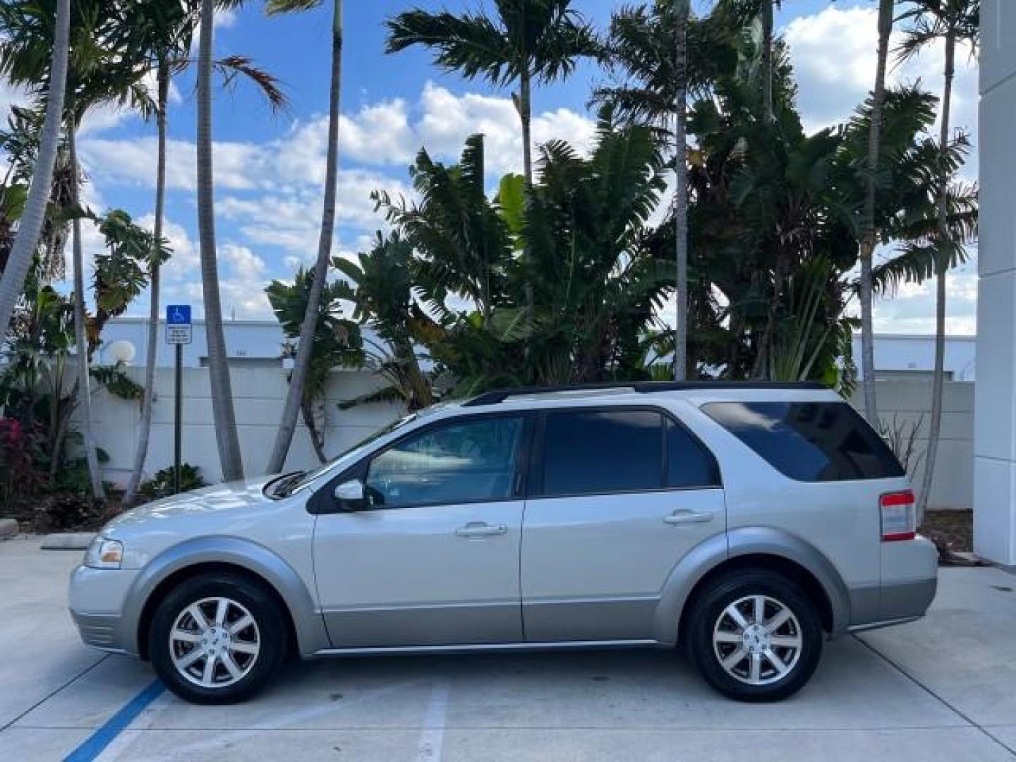 2008 Light Sage Metallic /Camel Ford Taurus X 1 FL SEL LOW MILES 30,485 (1FMDK02W68G) with an 3.5L SMPI 24-Valve V6 Duratec Engine engine, Automatic transmission, located at 4701 North Dixie Hwy, Pompano Beach, FL, 33064, (954) 422-2889, 26.240938, -80.123474 - 2008 FORD TAURUS X SEL NEW $ 28,995 ROAD READY VIN: 1FMDK02W68GA01827 NO RECALLS 3.5L V6 4 DOOR WAGON/SPORT UTILITY 1 OWNER FLORIDA 3.5L V6 F CLEAN 19 SERVICE RECORDS GASOLINE DUAL AC LOW MILES 30,485 FRONT WHEEL DRIVE POWER MIRRORS 3 ROW LEATHER SEATS Alloy Wheels Anti-Theft System Auto-dimming Rea - Photo#4