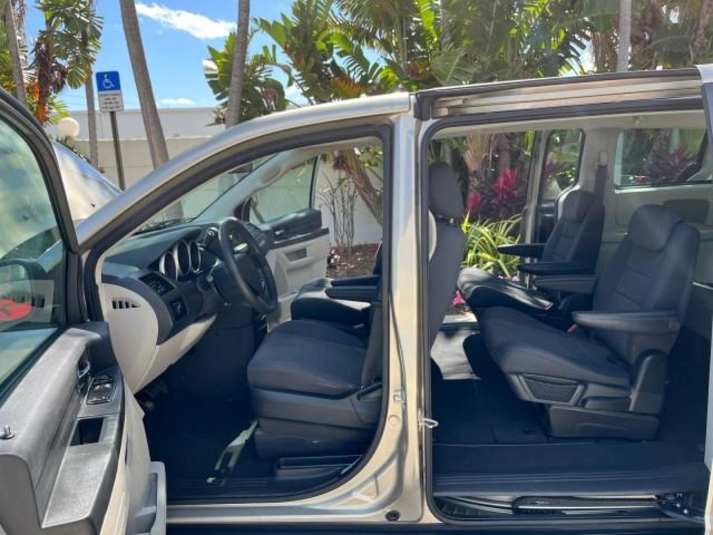 2008 Light Sandstone Metallic /Md Slate/Lt Shale Dodge Grand Caravan SE LOW HANDICAP MILES 76,328 (1D8HN44H98B) with an 3.3L V6 Cylinder Engine engine, Automatic transmission, located at 4701 North Dixie Hwy, Pompano Beach, FL, 33064, (954) 422-2889, 26.240938, -80.123474 - OUR WEBPAGE FLORIDACARS1.COM HAS OVER 100 PHOTOS AND FREE CARFAX LINK 2008 DODGE GRAND CARAVAN SE HANDICAP LIFT ROAD READY 3.3L V6 VIN: 1D8HN44H98B188711 FLORIDA OWNER VAN NO RECALLS 3.3L V6 F 24 SERVICE RECORDS GASOLINE 24 MPG LOW MILES 76,328 FRONT WHEEL DRIVE POWER MIRRORS 3 ROW SEATS Anti-Theft - Photo#10