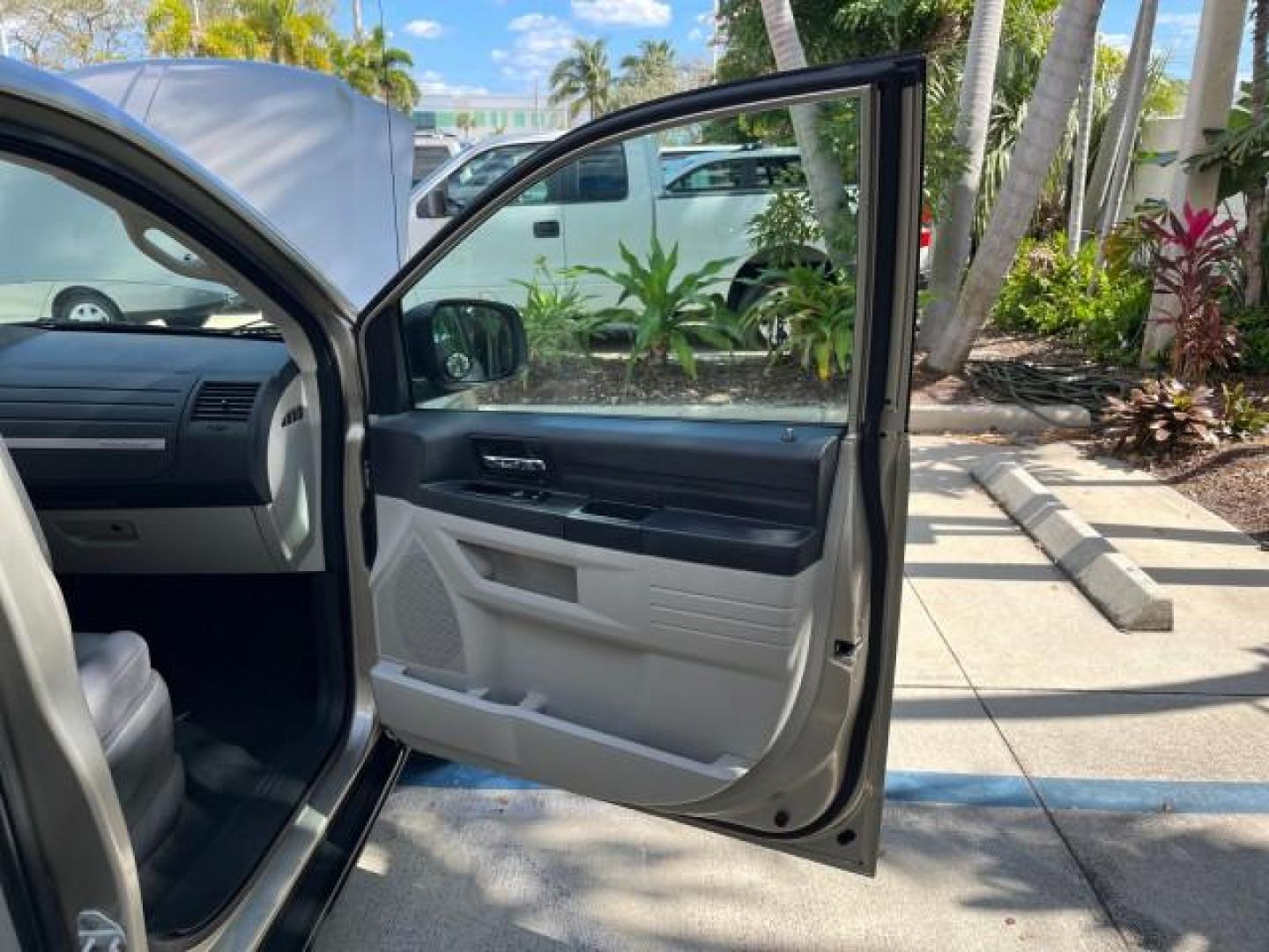 2008 Light Sandstone Metallic /Md Slate/Lt Shale Dodge Grand Caravan SE LOW HANDICAP MILES 76,328 (1D8HN44H98B) with an 3.3L V6 Cylinder Engine engine, Automatic transmission, located at 4701 North Dixie Hwy, Pompano Beach, FL, 33064, (954) 422-2889, 26.240938, -80.123474 - OUR WEBPAGE FLORIDACARS1.COM HAS OVER 100 PHOTOS AND FREE CARFAX LINK 2008 DODGE GRAND CARAVAN SE HANDICAP LIFT ROAD READY 3.3L V6 VIN: 1D8HN44H98B188711 FLORIDA OWNER VAN NO RECALLS 3.3L V6 F 24 SERVICE RECORDS GASOLINE 24 MPG LOW MILES 76,328 FRONT WHEEL DRIVE POWER MIRRORS 3 ROW SEATS Anti-Theft - Photo#11