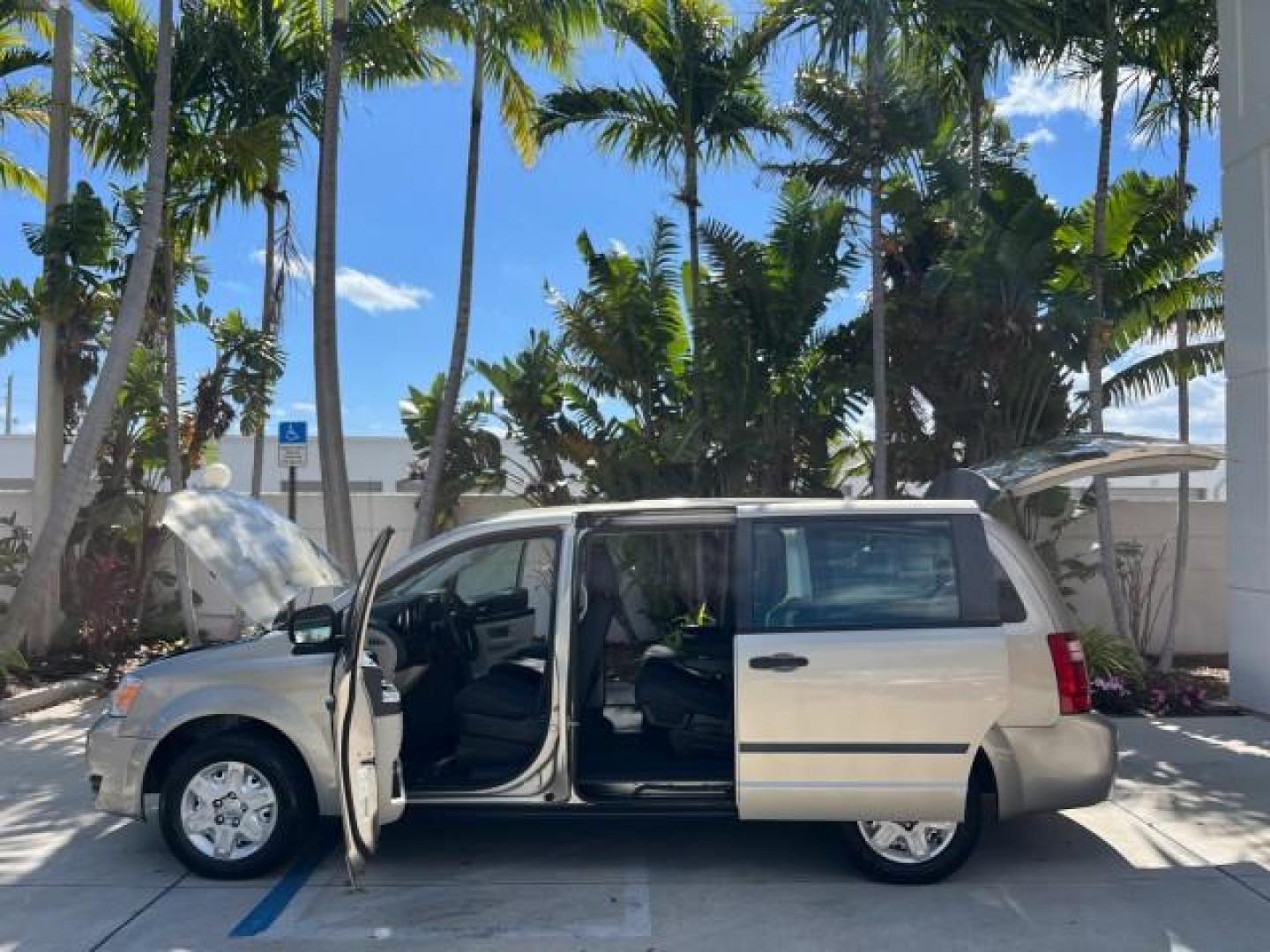 2008 Light Sandstone Metallic /Md Slate/Lt Shale Dodge Grand Caravan SE LOW HANDICAP MILES 76,328 (1D8HN44H98B) with an 3.3L V6 Cylinder Engine engine, Automatic transmission, located at 4701 North Dixie Hwy, Pompano Beach, FL, 33064, (954) 422-2889, 26.240938, -80.123474 - OUR WEBPAGE FLORIDACARS1.COM HAS OVER 100 PHOTOS AND FREE CARFAX LINK 2008 DODGE GRAND CARAVAN SE HANDICAP LIFT ROAD READY 3.3L V6 VIN: 1D8HN44H98B188711 FLORIDA OWNER VAN NO RECALLS 3.3L V6 F 24 SERVICE RECORDS GASOLINE 24 MPG LOW MILES 76,328 FRONT WHEEL DRIVE POWER MIRRORS 3 ROW SEATS Anti-Theft - Photo#8