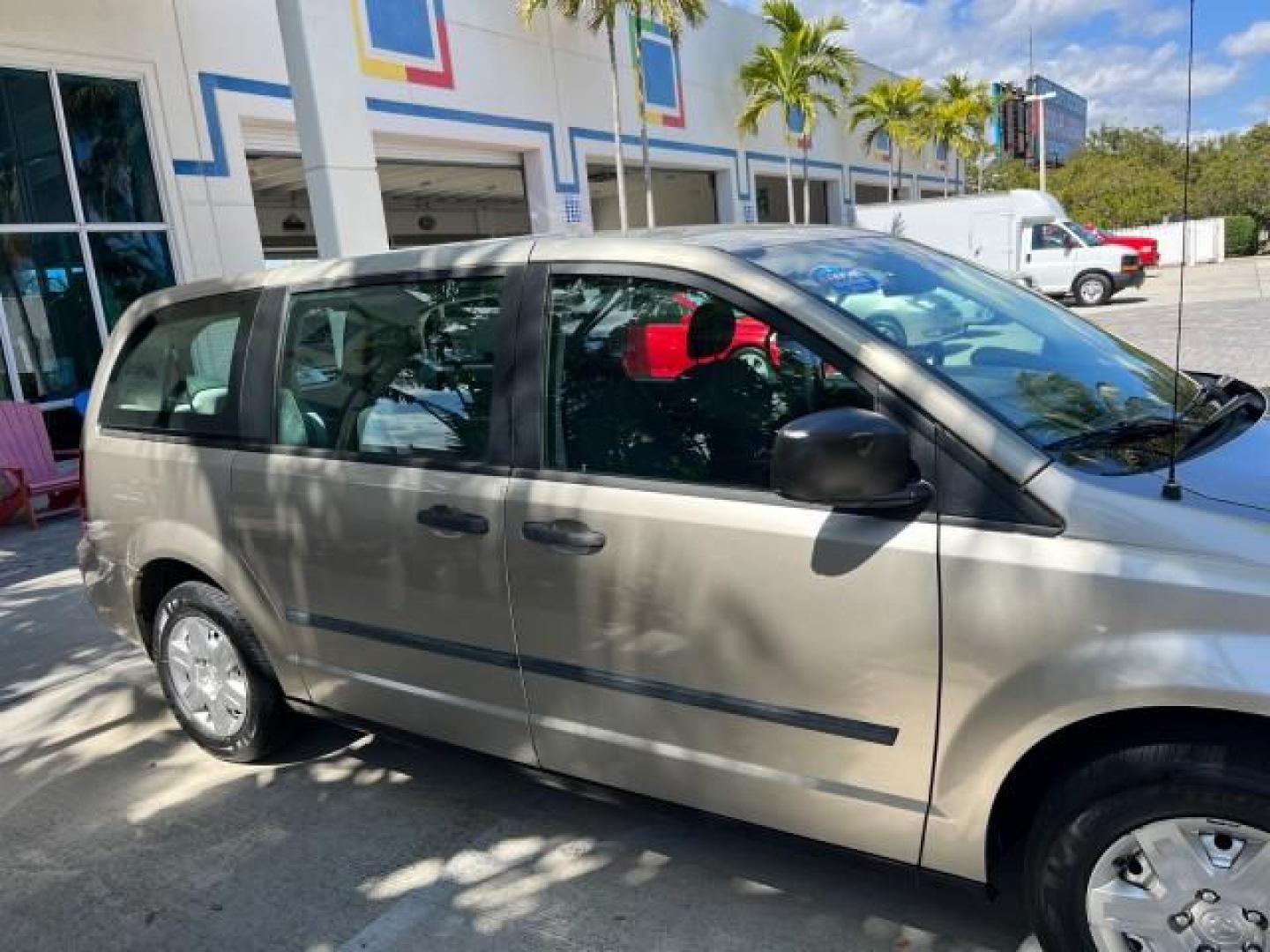 2008 Light Sandstone Metallic /Md Slate/Lt Shale Dodge Grand Caravan SE LOW HANDICAP MILES 76,328 (1D8HN44H98B) with an 3.3L V6 Cylinder Engine engine, Automatic transmission, located at 4701 North Dixie Hwy, Pompano Beach, FL, 33064, (954) 422-2889, 26.240938, -80.123474 - OUR WEBPAGE FLORIDACARS1.COM HAS OVER 100 PHOTOS AND FREE CARFAX LINK 2008 DODGE GRAND CARAVAN SE HANDICAP LIFT ROAD READY 3.3L V6 VIN: 1D8HN44H98B188711 FLORIDA OWNER VAN NO RECALLS 3.3L V6 F 24 SERVICE RECORDS GASOLINE 24 MPG LOW MILES 76,328 FRONT WHEEL DRIVE POWER MIRRORS 3 ROW SEATS Anti-Theft - Photo#89