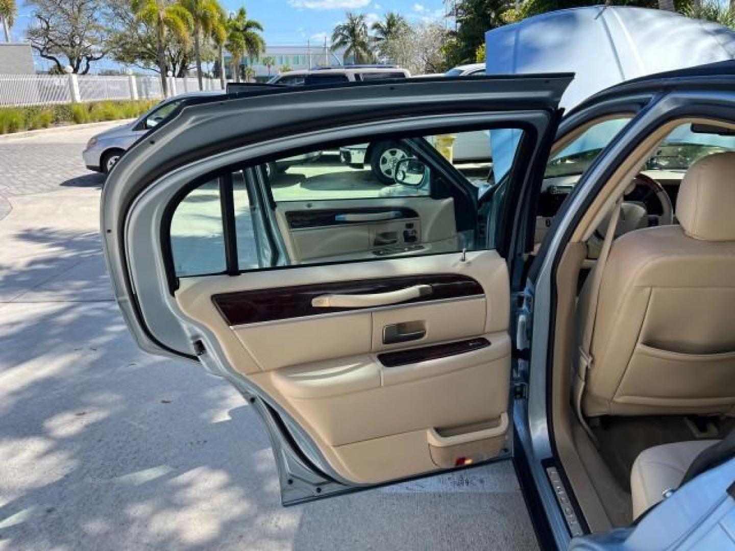 2008 Light Ice Blue Metallic /Light Camel Lincoln Town Car Limited LOW MILES 27,024 (2LNHM82V68X) with an 4.6L SOHC FFV V8 Engine engine, Automatic transmission, located at 4701 North Dixie Hwy, Pompano Beach, FL, 33064, (954) 422-2889, 26.240938, -80.123474 - 2008 LINCOLN TOWN CAR SIGNATURE LIMITED NEW $ 45,985 ROAD READY VIN: 2LNHM82V68X642584 NO ACCIDENTS NO RECALLS SEDAN 4 DR $5000 PKG PALM BEACH EDITION 8 SERVICE RECORDS 4.6L V8 F SOHC PARKING SENSORS POWER LEATHER SEATS FLEX FUEL DUAL ZONE AC POWER MIRRORS 4.6L V8 REAR WHEEL DRIVE SIGNATURE LIMITED - Photo#13