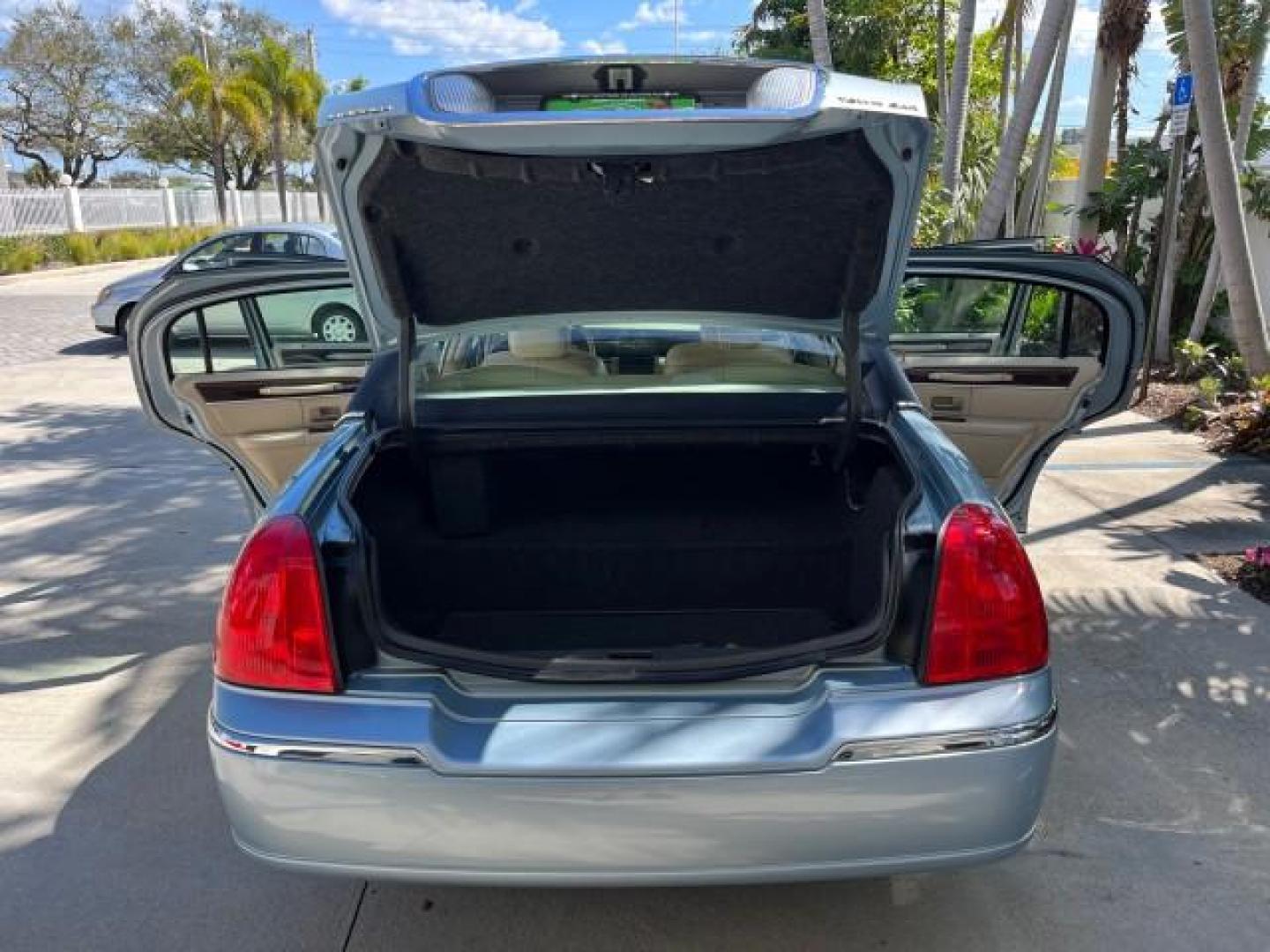 2008 Light Ice Blue Metallic /Light Camel Lincoln Town Car Limited LOW MILES 27,024 (2LNHM82V68X) with an 4.6L SOHC FFV V8 Engine engine, Automatic transmission, located at 4701 North Dixie Hwy, Pompano Beach, FL, 33064, (954) 422-2889, 26.240938, -80.123474 - 2008 LINCOLN TOWN CAR SIGNATURE LIMITED NEW $ 45,985 ROAD READY VIN: 2LNHM82V68X642584 NO ACCIDENTS NO RECALLS SEDAN 4 DR $5000 PKG PALM BEACH EDITION 8 SERVICE RECORDS 4.6L V8 F SOHC PARKING SENSORS POWER LEATHER SEATS FLEX FUEL DUAL ZONE AC POWER MIRRORS 4.6L V8 REAR WHEEL DRIVE SIGNATURE LIMITED - Photo#15