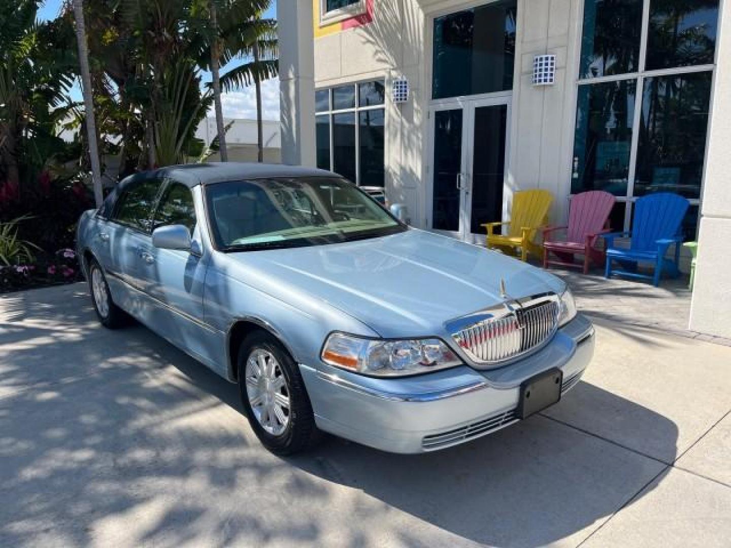 2008 Light Ice Blue Metallic /Light Camel Lincoln Town Car Limited LOW MILES 27,024 (2LNHM82V68X) with an 4.6L SOHC FFV V8 Engine engine, Automatic transmission, located at 4701 North Dixie Hwy, Pompano Beach, FL, 33064, (954) 422-2889, 26.240938, -80.123474 - 2008 LINCOLN TOWN CAR SIGNATURE LIMITED NEW $ 45,985 ROAD READY VIN: 2LNHM82V68X642584 NO ACCIDENTS NO RECALLS SEDAN 4 DR $5000 PKG PALM BEACH EDITION 8 SERVICE RECORDS 4.6L V8 F SOHC PARKING SENSORS POWER LEATHER SEATS FLEX FUEL DUAL ZONE AC POWER MIRRORS 4.6L V8 REAR WHEEL DRIVE SIGNATURE LIMITED - Photo#1