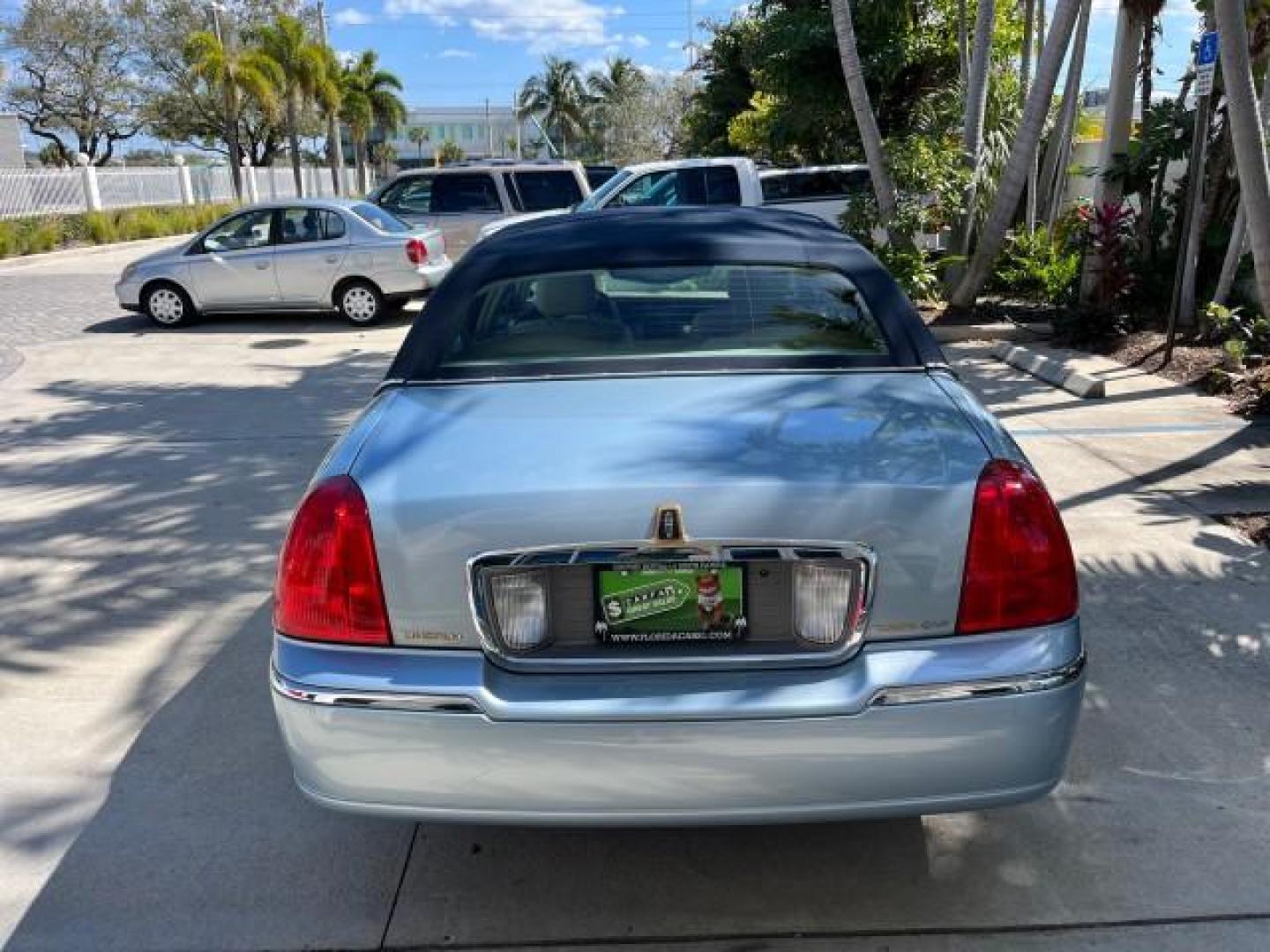 2008 Light Ice Blue Metallic /Light Camel Lincoln Town Car Limited LOW MILES 27,024 (2LNHM82V68X) with an 4.6L SOHC FFV V8 Engine engine, Automatic transmission, located at 4701 North Dixie Hwy, Pompano Beach, FL, 33064, (954) 422-2889, 26.240938, -80.123474 - 2008 LINCOLN TOWN CAR SIGNATURE LIMITED NEW $ 45,985 ROAD READY VIN: 2LNHM82V68X642584 NO ACCIDENTS NO RECALLS SEDAN 4 DR $5000 PKG PALM BEACH EDITION 8 SERVICE RECORDS 4.6L V8 F SOHC PARKING SENSORS POWER LEATHER SEATS FLEX FUEL DUAL ZONE AC POWER MIRRORS 4.6L V8 REAR WHEEL DRIVE SIGNATURE LIMITED - Photo#6