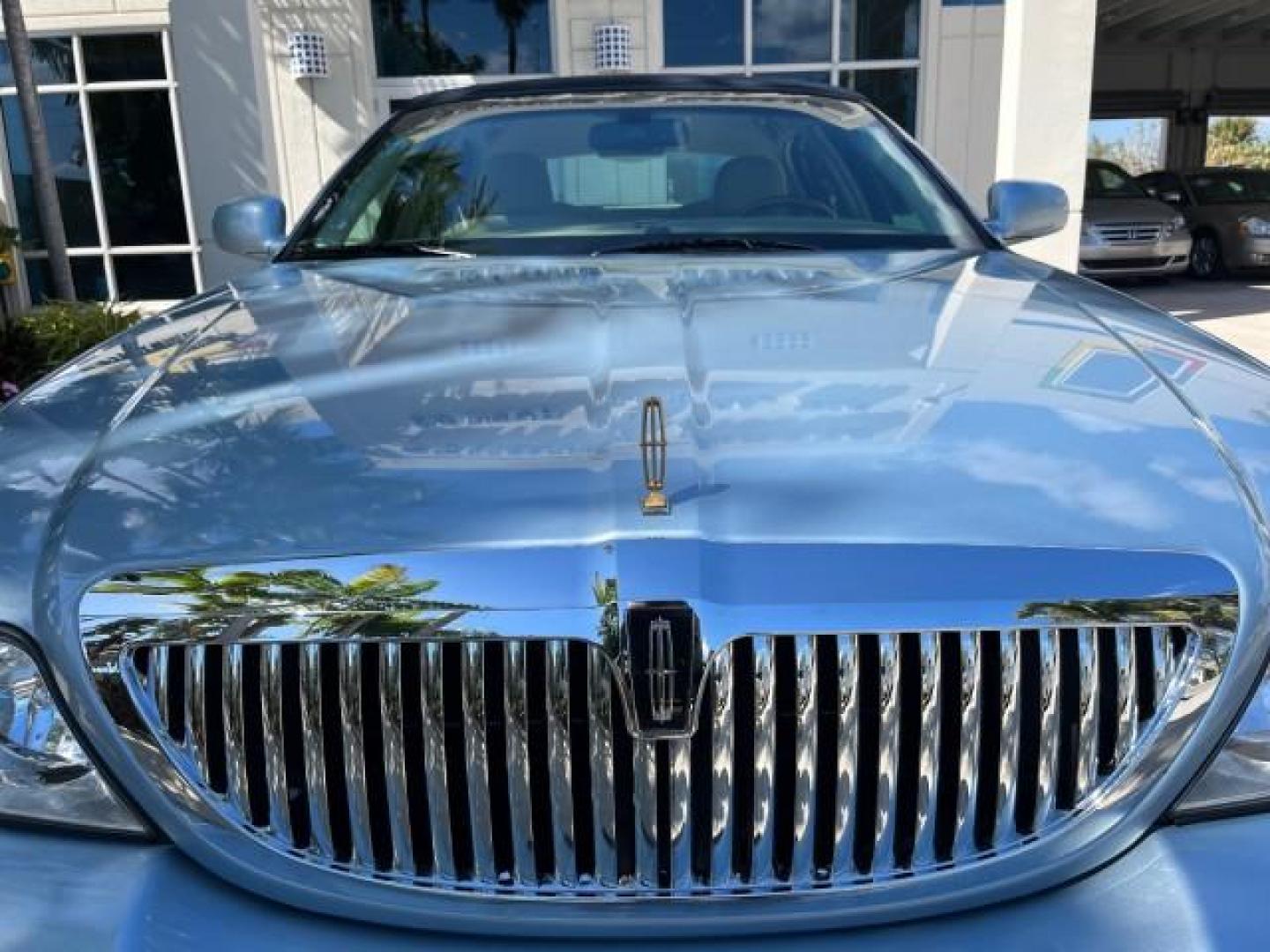 2008 Light Ice Blue Metallic /Light Camel Lincoln Town Car Limited LOW MILES 27,024 (2LNHM82V68X) with an 4.6L SOHC FFV V8 Engine engine, Automatic transmission, located at 4701 North Dixie Hwy, Pompano Beach, FL, 33064, (954) 422-2889, 26.240938, -80.123474 - 2008 LINCOLN TOWN CAR SIGNATURE LIMITED NEW $ 45,985 ROAD READY VIN: 2LNHM82V68X642584 NO ACCIDENTS NO RECALLS SEDAN 4 DR $5000 PKG PALM BEACH EDITION 8 SERVICE RECORDS 4.6L V8 F SOHC PARKING SENSORS POWER LEATHER SEATS FLEX FUEL DUAL ZONE AC POWER MIRRORS 4.6L V8 REAR WHEEL DRIVE SIGNATURE LIMITED - Photo#77