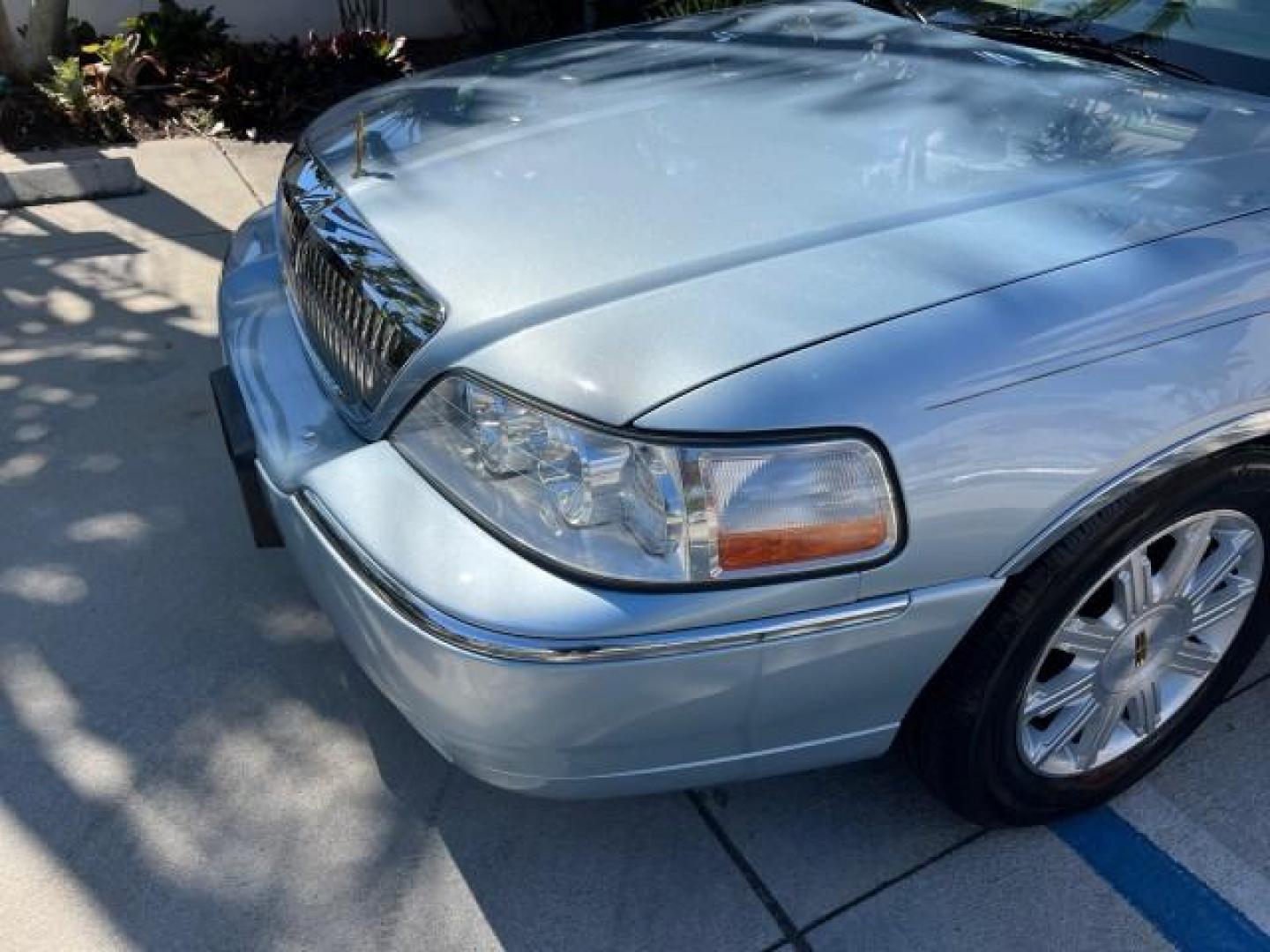 2008 Light Ice Blue Metallic /Light Camel Lincoln Town Car Limited LOW MILES 27,024 (2LNHM82V68X) with an 4.6L SOHC FFV V8 Engine engine, Automatic transmission, located at 4701 North Dixie Hwy, Pompano Beach, FL, 33064, (954) 422-2889, 26.240938, -80.123474 - 2008 LINCOLN TOWN CAR SIGNATURE LIMITED NEW $ 45,985 ROAD READY VIN: 2LNHM82V68X642584 NO ACCIDENTS NO RECALLS SEDAN 4 DR $5000 PKG PALM BEACH EDITION 8 SERVICE RECORDS 4.6L V8 F SOHC PARKING SENSORS POWER LEATHER SEATS FLEX FUEL DUAL ZONE AC POWER MIRRORS 4.6L V8 REAR WHEEL DRIVE SIGNATURE LIMITED - Photo#80