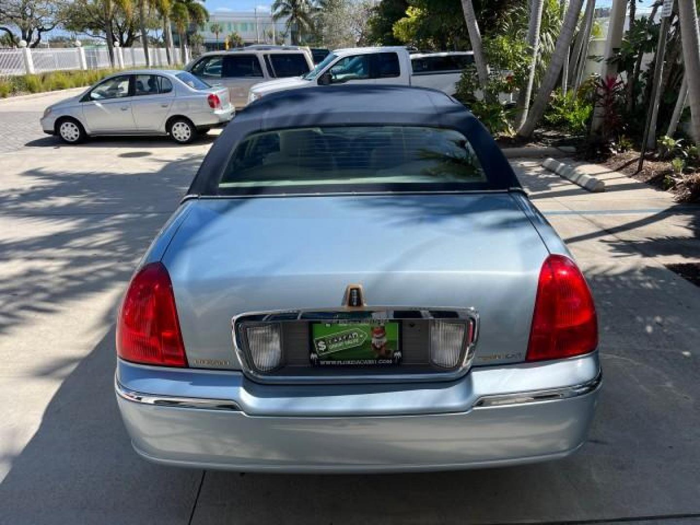 2008 Light Ice Blue Metallic /Light Camel Lincoln Town Car Limited LOW MILES 27,024 (2LNHM82V68X) with an 4.6L SOHC FFV V8 Engine engine, Automatic transmission, located at 4701 North Dixie Hwy, Pompano Beach, FL, 33064, (954) 422-2889, 26.240938, -80.123474 - 2008 LINCOLN TOWN CAR SIGNATURE LIMITED NEW $ 45,985 ROAD READY VIN: 2LNHM82V68X642584 NO ACCIDENTS NO RECALLS SEDAN 4 DR $5000 PKG PALM BEACH EDITION 8 SERVICE RECORDS 4.6L V8 F SOHC PARKING SENSORS POWER LEATHER SEATS FLEX FUEL DUAL ZONE AC POWER MIRRORS 4.6L V8 REAR WHEEL DRIVE SIGNATURE LIMITED - Photo#94