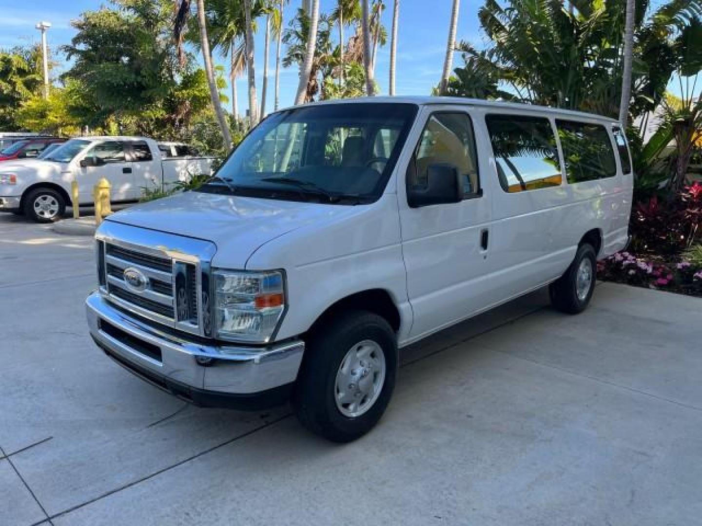 2010 Oxford White /Medium Flint Ford Econoline Wagon 15 PASS XLT LOW MILES 75,859 (1FBSS3BL2AD) with an 5.4L EFI FFV V8 Engine engine, Automatic transmission, located at 4701 North Dixie Hwy, Pompano Beach, FL, 33064, (954) 422-2889, 26.240938, -80.123474 - 2010 FORD E-SERIES E-350 SD XLT ROAD READY 5.4L V8 VIN: 1FBSS3BL2ADA46049 FLORIDA OWNER VAN LOW MILES 75,859 5.4L V8 F SOHC 16V 7 SERVICE RECORDS GASOLINE NO RECALLS 15 PASSENGER REAR WHEEL DRIVE POWER MIRRORS 4 ROW SEATS Auxiliary Engine Cooler Cruise Control Electronic Braking System Electronic Tr - Photo#3