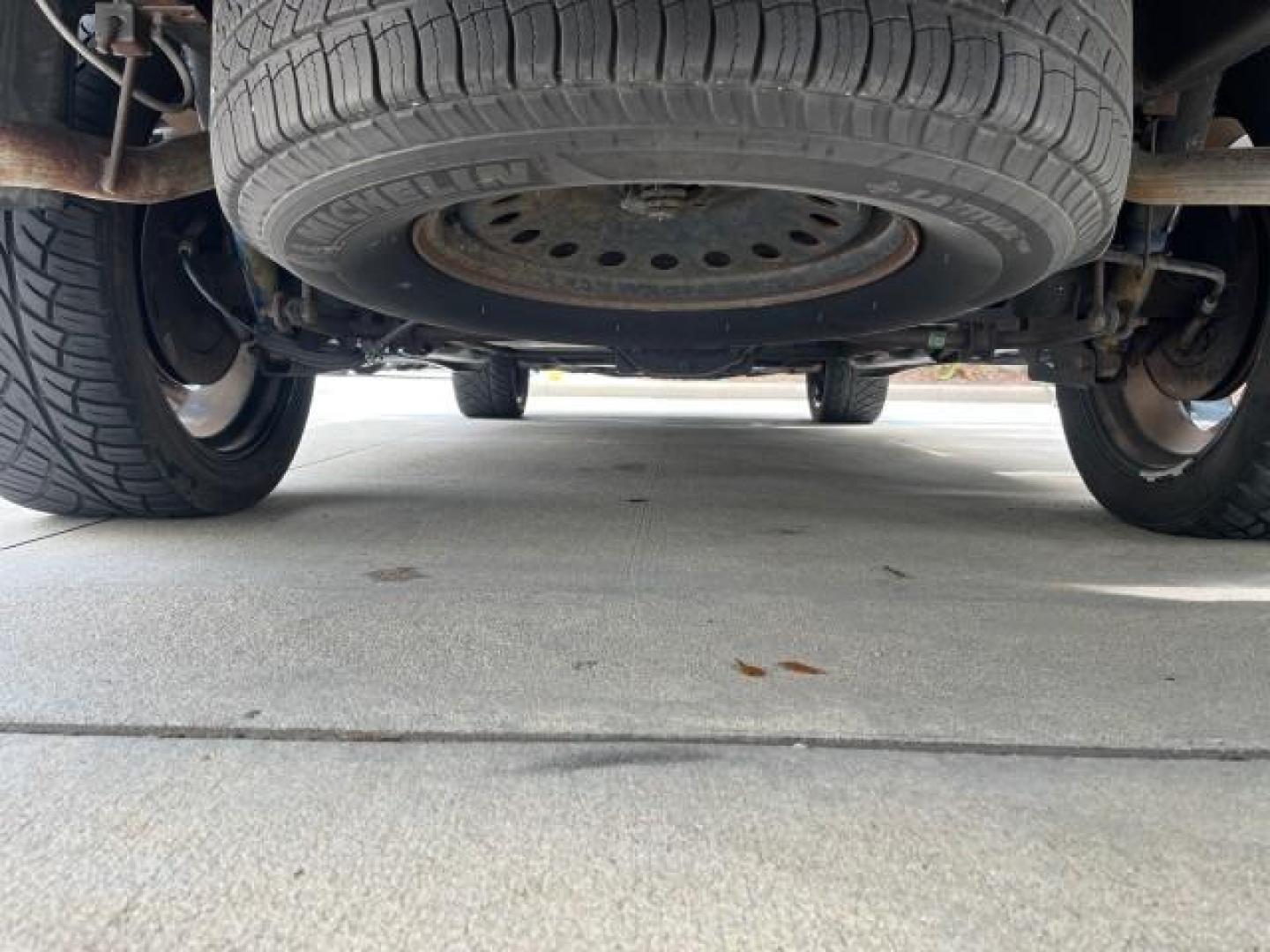 2007 Gold Mist Metallic /Ebony/Light Cashmere Chevrolet Avalanche LT w/1LT LOW MILES 59,362 (3GNEC12067G) with an 5.3L Vortec 1000 V8 SFI Flex-Fuel Engine engine, Automatic transmission, located at 4701 North Dixie Hwy, Pompano Beach, FL, 33064, (954) 422-2889, 26.240938, -80.123474 - 2007 CHEVROLET AVALANCHE LT 1500 NEW $ 35,015 ROAD READY VIN: 3GNEC12067G302213 SUNROOF NO ACCIDENTS NO RECALLS SPORT PICKUP DVD FLORIDA OWNER 5.3L V8 5.3L V8 F POWER LEATHER SEATS 6 SERVICE RECORDS FLEX FUEL 5,3 FT BED NAVIGATION BLUETOOTH REAR WHEEL DRIVE DUAL ZONE AC BACK UP CAMERA/SENSORS 5.3' B - Photo#22