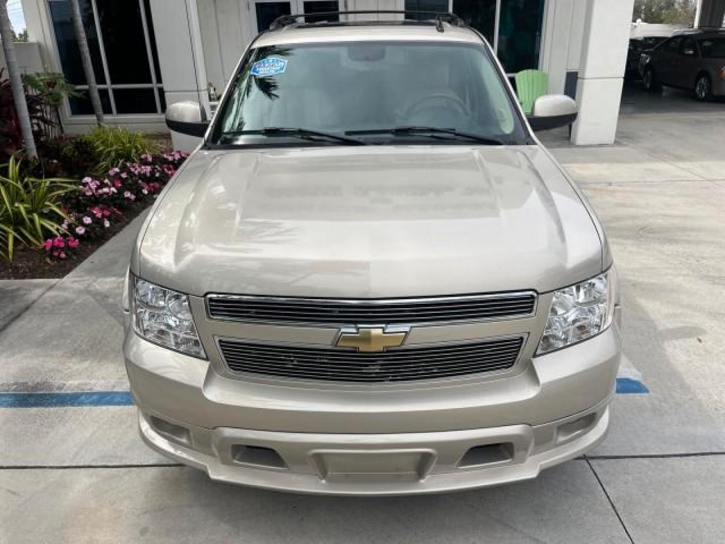 2007 Gold Mist Metallic /Ebony/Light Cashmere Chevrolet Avalanche LT w/1LT LOW MILES 59,362 (3GNEC12067G) with an 5.3L Vortec 1000 V8 SFI Flex-Fuel Engine engine, Automatic transmission, located at 4701 North Dixie Hwy, Pompano Beach, FL, 33064, (954) 422-2889, 26.240938, -80.123474 - 2007 CHEVROLET AVALANCHE LT 1500 NEW $ 35,015 ROAD READY VIN: 3GNEC12067G302213 SUNROOF NO ACCIDENTS NO RECALLS SPORT PICKUP DVD FLORIDA OWNER 5.3L V8 5.3L V8 F POWER LEATHER SEATS 6 SERVICE RECORDS FLEX FUEL 5,3 FT BED NAVIGATION BLUETOOTH REAR WHEEL DRIVE DUAL ZONE AC BACK UP CAMERA/SENSORS 5.3' B - Photo#90