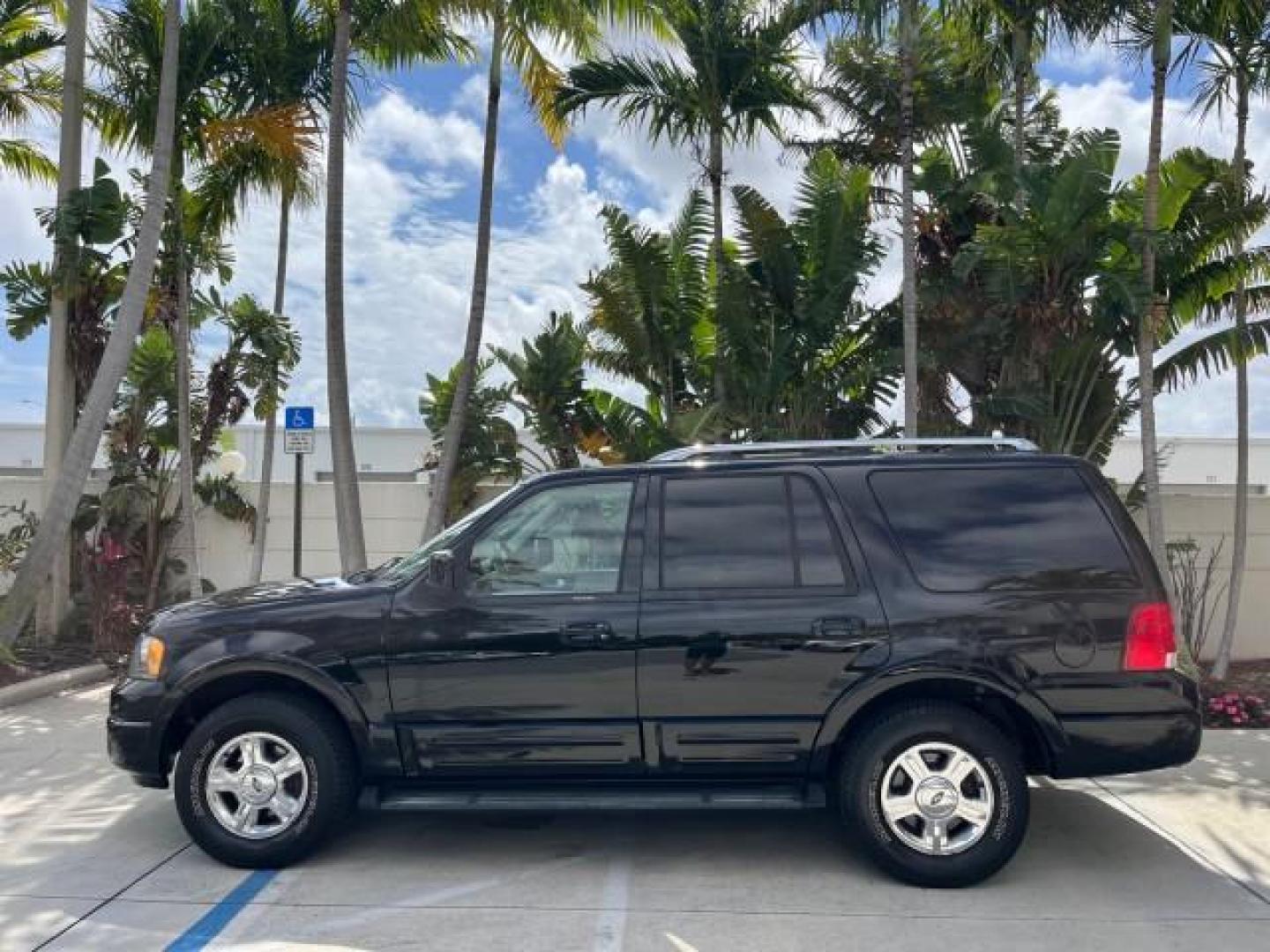 2005 Black /Medium Parchment Ford Expedition 1 FL Limited LOW MILES 43,972 (1FMPU19525L) with an 5.4L SOHC SEFI 24-Valve V8 Engine engine, Automatic transmission, located at 4701 North Dixie Hwy, Pompano Beach, FL, 33064, (954) 422-2889, 26.240938, -80.123474 - 2005 FORD EXPEDITION LIMITED NEW $43,360 ROAD READY VIN: 1FMPU19525LA91748 NO ACCIDENTS NO RECALLS 4 DOOR WAGON/SPORT UTILITY 1 OWNER FLORIDA 5.4L V8 5.4L V8 F SOHC LIMITED LOW MILES 43,972 GASOLINE DUAL ZONE AC 3 ROW LEATHER SEATAS REAR WHEEL DRIVE POWER SEATS/MIRRORS 13 SERVICE RECORDS Alloy Wheel - Photo#39