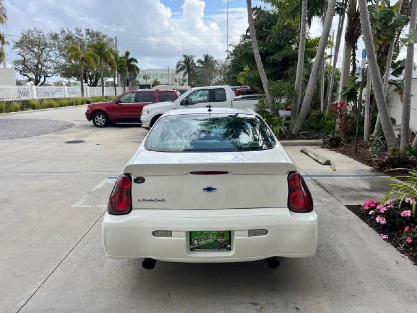 2005 White /Medium Gray Chevrolet Monte Carlo LS LOW MILES 96,037 (2G1WW12E759) with an 3.4L 3400 V6 SFI Engine engine, Automatic transmission, located at 4701 North Dixie Hwy, Pompano Beach, FL, 33064, (954) 422-2889, 26.240938, -80.123474 - 2005 CHEVROLET MONTE CARLO LS ROAD READY 3,4L V6 VIN: 2G1WW12E759204646 NO ACCIDENTS 32 MPG COUPE NO RECALLS DUAL ZONE AC 3.4L V6 F FLORIDA OWNER GASOLINE POWER MIRRORS LOW MILES 90,037 FRONT WHEEL DRIVE POWER SEATS 15 SERVICE RECORDS Alloy Wheels Automatic Climate Control Cruise Control Dual-Zone C - Photo#6