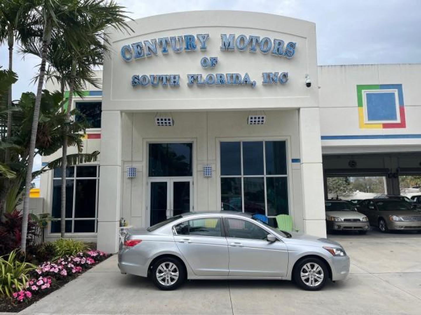 2009 Alabaster Silver Metallic /Gray Honda Accord Sdn LX-P LOW MILES 59,348 (1HGCP26469A) with an 2.4L DOHC MPFI 16-Valve i-VTEC I4 Engine engine, Automatic transmission, located at 4701 North Dixie Hwy, Pompano Beach, FL, 33064, (954) 422-2889, 26.240938, -80.123474 - 2009 HONDA ACCORD LX-P ROAD READY 2.4L I4 VIN: 1HGCP26469A073655 NO ACCIDENTS 30 MPG SEDAN 4 DR FLORIDA OWNER 2.4L I4 F DOHC 16V LOW MILES 59,348 GASOLINE 14 SERVICE RECORDS FRONT WHEEL DRIVE POWER SEATS/MIRRORS Active Head Restraints Alloy Wheels Anti-Theft System Braking Assist Chrome Exhaust Tip - Photo#0