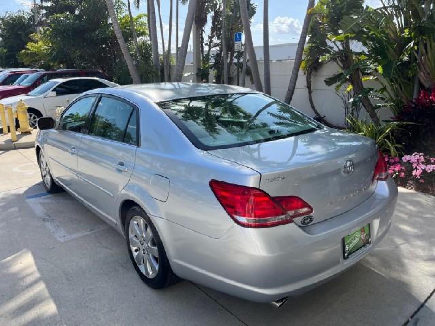 2007 Titanium Metallic /Lt Gray Toyota Avalon Touring LOW MILES 22,230 (4T1BK36B27U) with an 3.5L DOHC EFI 24-Valve V6 Engine engine, Automatic transmission, located at 4701 North Dixie Hwy, Pompano Beach, FL, 33064, (954) 422-2889, 26.240938, -80.123474 - OUR WEBPAGE FLORIDACARS1.COM HAS OVER 100 PHOTOS AND FREE CARFAX LINK 2007 TOYOTA AVALON XL NEW $30,430 ROAD READY VIN: 4T1BK36B27U226133 NO RECALLS 28 MPG SEDAN 4 DR FLORIDA OWNER 3.5L V6 3.5L V6 F DOHC 24V POWER LEATHER SEATS GASOLINE DUAL ZONE AC POWER SUNROOF FRONT WHEEL DRIVE SUPER LOW MILES 22 - Photo#91