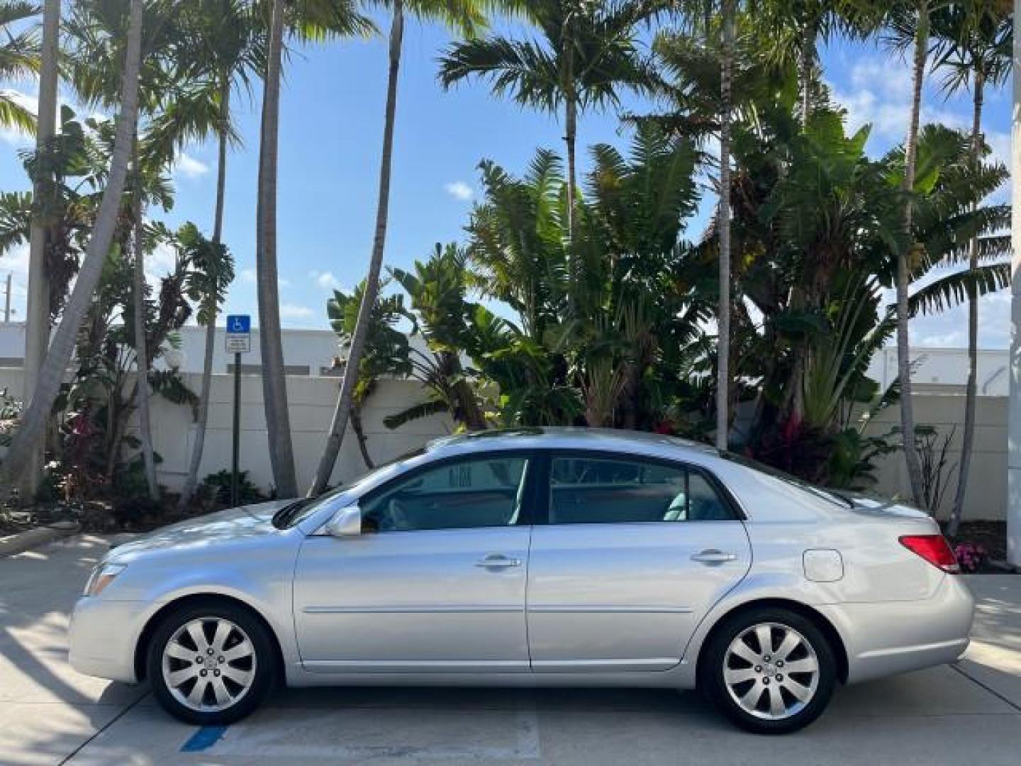 2007 Titanium Metallic /Lt Gray Toyota Avalon Touring LOW MILES 22,230 (4T1BK36B27U) with an 3.5L DOHC EFI 24-Valve V6 Engine engine, Automatic transmission, located at 4701 North Dixie Hwy, Pompano Beach, FL, 33064, (954) 422-2889, 26.240938, -80.123474 - OUR WEBPAGE FLORIDACARS1.COM HAS OVER 100 PHOTOS AND FREE CARFAX LINK 2007 TOYOTA AVALON XL NEW $30,430 ROAD READY VIN: 4T1BK36B27U226133 NO RECALLS 28 MPG SEDAN 4 DR FLORIDA OWNER 3.5L V6 3.5L V6 F DOHC 24V POWER LEATHER SEATS GASOLINE DUAL ZONE AC POWER SUNROOF FRONT WHEEL DRIVE SUPER LOW MILES 22 - Photo#94