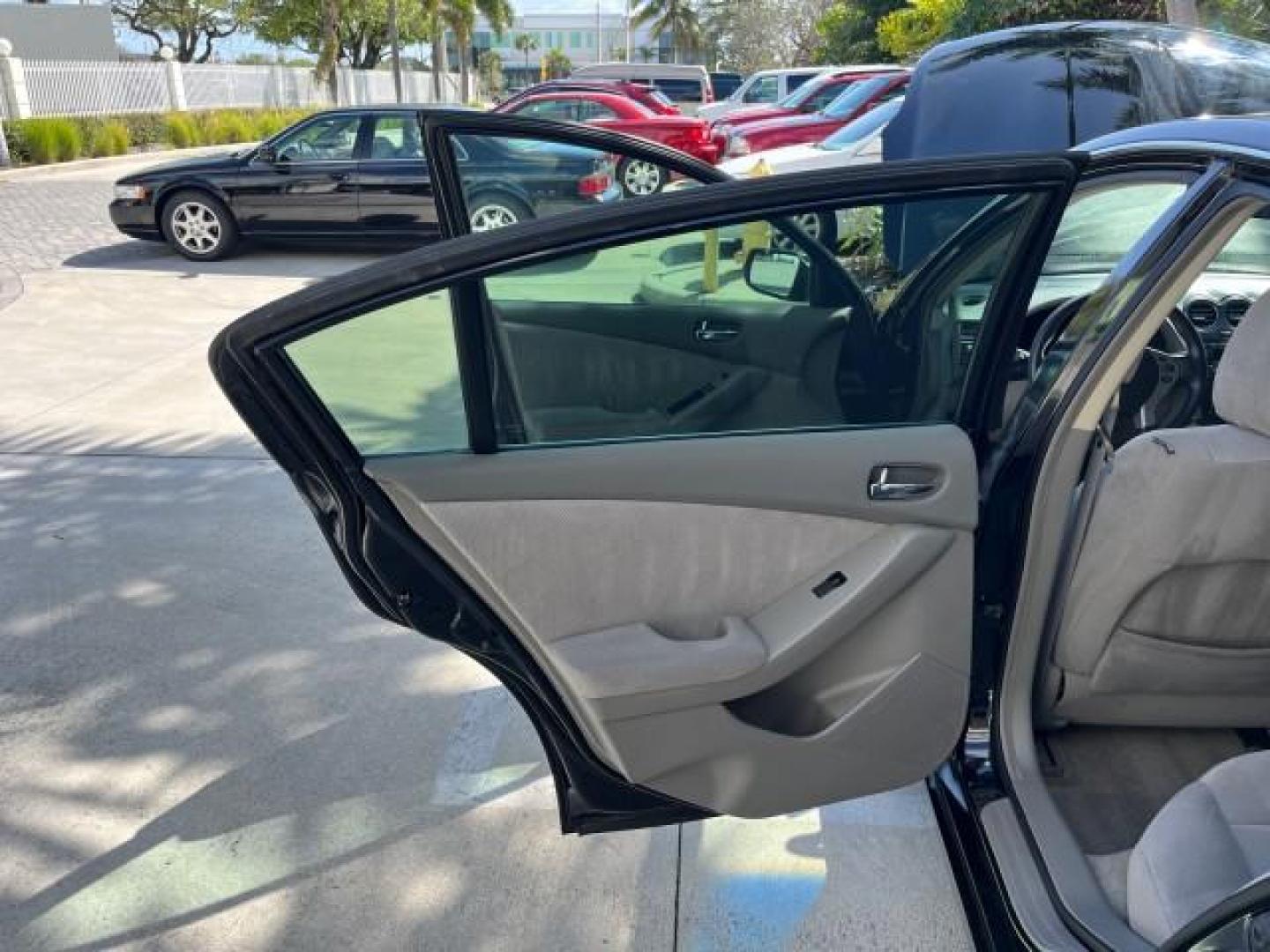 2007 Super Black /Charcoal Nissan Altima 2.5 S LOW MILES 37,605 (1N4AL21E37N) with an 2.5L DOHC I4 Engine engine, Automatic transmission, located at 4701 North Dixie Hwy, Pompano Beach, FL, 33064, (954) 422-2889, 26.240938, -80.123474 - 2007 NISSAN ALTIMA 2.5 ROAD READY 2.5L I4 VIN: 1N4AL21E37N432666 NO ACCIDENTS SEDAN 4 DR NO RECALLS 34 MPG 2.5L I4 F DOHC 16V FLORIDA OWNER GASOLINE 6 SERVICE RECORDS FRONT WHEEL DRIVE PUSH START LOW MILES 37,605 Active Head Restraints Anti-Theft System Cruise Control Curtain Airbags FWD Front Bucke - Photo#13