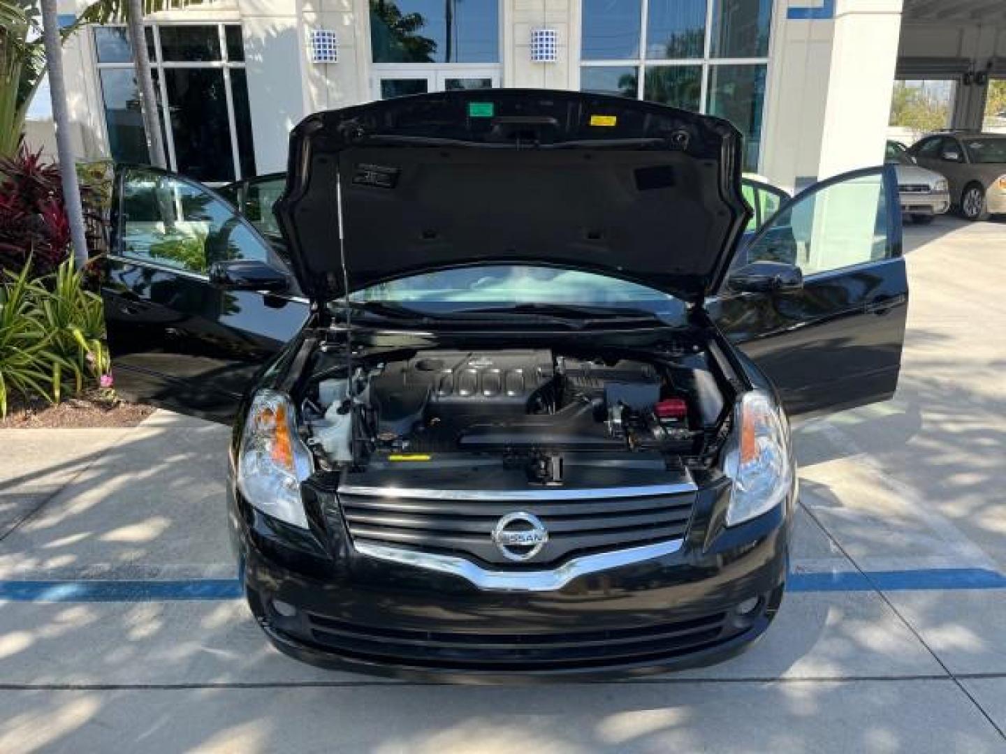 2007 Super Black /Charcoal Nissan Altima 2.5 S LOW MILES 37,605 (1N4AL21E37N) with an 2.5L DOHC I4 Engine engine, Automatic transmission, located at 4701 North Dixie Hwy, Pompano Beach, FL, 33064, (954) 422-2889, 26.240938, -80.123474 - 2007 NISSAN ALTIMA 2.5 ROAD READY 2.5L I4 VIN: 1N4AL21E37N432666 NO ACCIDENTS SEDAN 4 DR NO RECALLS 34 MPG 2.5L I4 F DOHC 16V FLORIDA OWNER GASOLINE 6 SERVICE RECORDS FRONT WHEEL DRIVE PUSH START LOW MILES 37,605 Active Head Restraints Anti-Theft System Cruise Control Curtain Airbags FWD Front Bucke - Photo#16