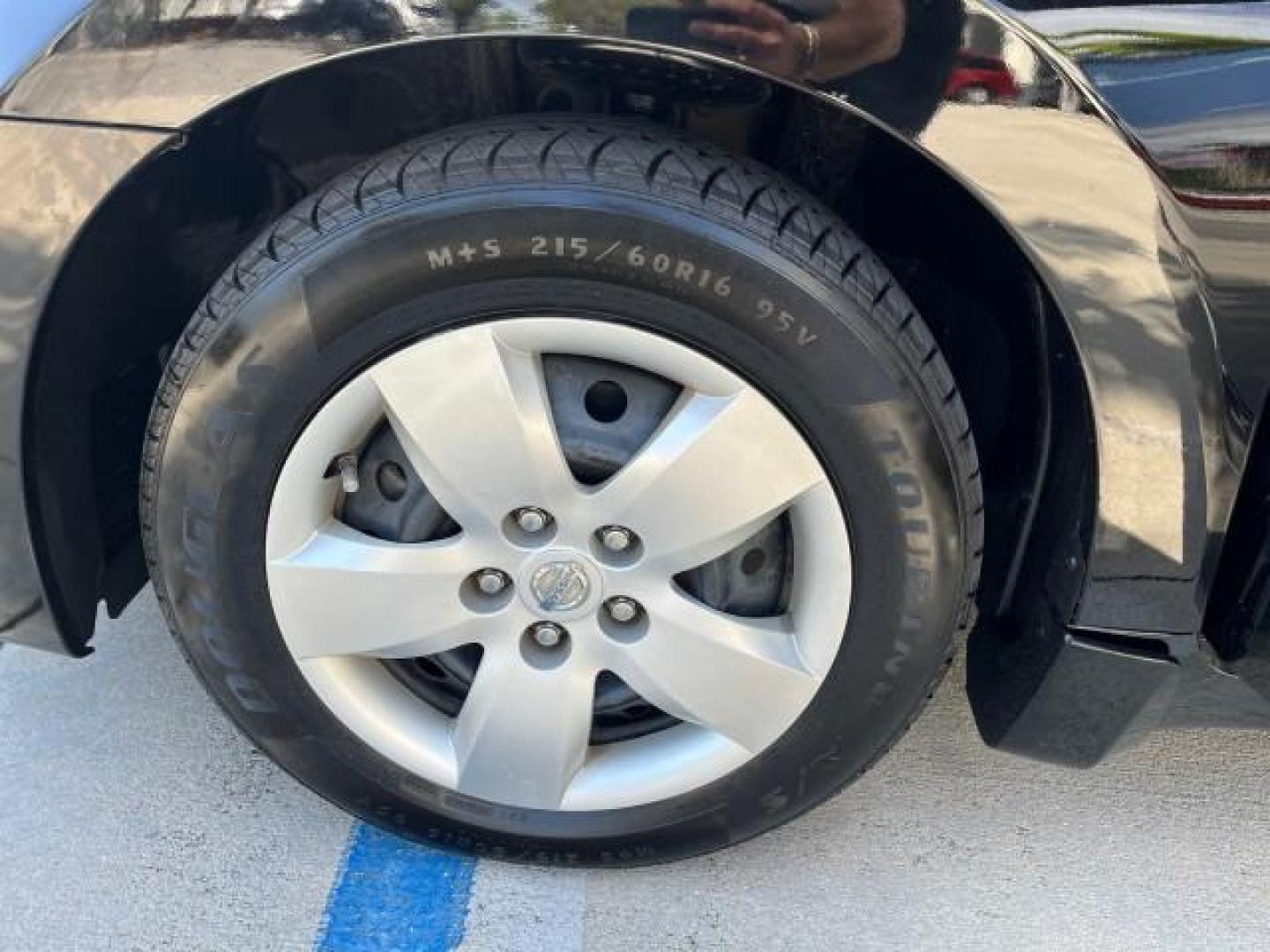 2007 Super Black /Charcoal Nissan Altima 2.5 S LOW MILES 37,605 (1N4AL21E37N) with an 2.5L DOHC I4 Engine engine, Automatic transmission, located at 4701 North Dixie Hwy, Pompano Beach, FL, 33064, (954) 422-2889, 26.240938, -80.123474 - 2007 NISSAN ALTIMA 2.5 ROAD READY 2.5L I4 VIN: 1N4AL21E37N432666 NO ACCIDENTS SEDAN 4 DR NO RECALLS 34 MPG 2.5L I4 F DOHC 16V FLORIDA OWNER GASOLINE 6 SERVICE RECORDS FRONT WHEEL DRIVE PUSH START LOW MILES 37,605 Active Head Restraints Anti-Theft System Cruise Control Curtain Airbags FWD Front Bucke - Photo#19