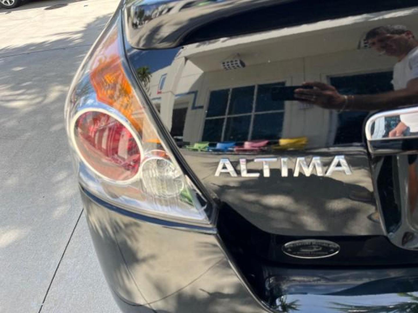 2007 Super Black /Charcoal Nissan Altima 2.5 S LOW MILES 37,605 (1N4AL21E37N) with an 2.5L DOHC I4 Engine engine, Automatic transmission, located at 4701 North Dixie Hwy, Pompano Beach, FL, 33064, (954) 422-2889, 26.240938, -80.123474 - 2007 NISSAN ALTIMA 2.5 ROAD READY 2.5L I4 VIN: 1N4AL21E37N432666 NO ACCIDENTS SEDAN 4 DR NO RECALLS 34 MPG 2.5L I4 F DOHC 16V FLORIDA OWNER GASOLINE 6 SERVICE RECORDS FRONT WHEEL DRIVE PUSH START LOW MILES 37,605 Active Head Restraints Anti-Theft System Cruise Control Curtain Airbags FWD Front Bucke - Photo#90