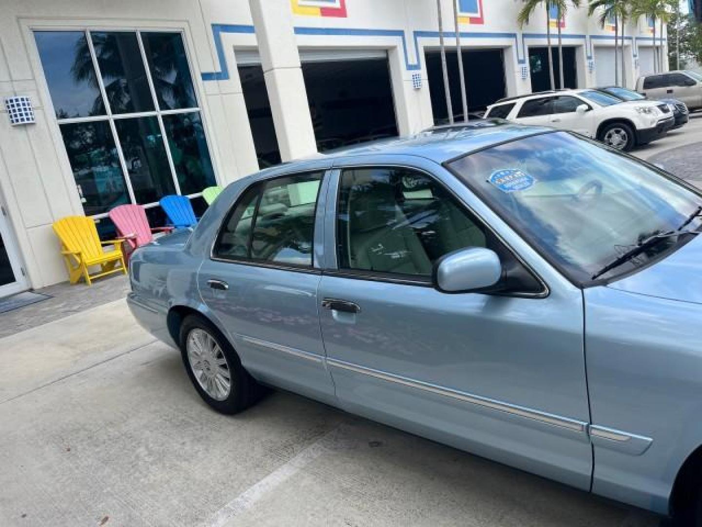 2008 Norsea Blue Metallic /Light Camel Mercury Grand Marquis LS LOW MILES 43,663 (2MEFM75V58X) with an 4.6L OHC FFV V8 Engine engine, Automatic transmission, located at 4701 North Dixie Hwy, Pompano Beach, FL, 33064, (954) 422-2889, 26.240938, -80.123474 - 2008 MERCURY GRAND MARQUIS LS ROAD READY 4.6L V8 VIN: 2MEFM75V58X652510 NO ACCIDENTS SEDAN 4 DR NO RECALLS 4.6L V8 F SOHC LOW MILES 43,663 FLEX FUEL POWER LEATHER SEATS REAR WHEEL DRIVE 7 SERVICE RECORDS Adaptive Headlights Adjustable Lumbar Support Auto-dimming Rearview Mirror Chrome Grille Electro - Photo#91