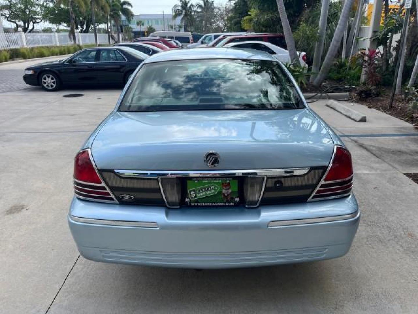 2008 Norsea Blue Metallic /Light Camel Mercury Grand Marquis LS LOW MILES 43,663 (2MEFM75V58X) with an 4.6L OHC FFV V8 Engine engine, Automatic transmission, located at 4701 North Dixie Hwy, Pompano Beach, FL, 33064, (954) 422-2889, 26.240938, -80.123474 - 2008 MERCURY GRAND MARQUIS LS ROAD READY 4.6L V8 VIN: 2MEFM75V58X652510 NO ACCIDENTS SEDAN 4 DR NO RECALLS 4.6L V8 F SOHC LOW MILES 43,663 FLEX FUEL POWER LEATHER SEATS REAR WHEEL DRIVE 7 SERVICE RECORDS Adaptive Headlights Adjustable Lumbar Support Auto-dimming Rearview Mirror Chrome Grille Electro - Photo#97