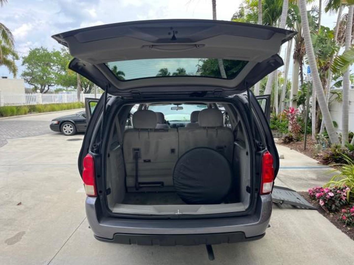 2007 Silverstone Metallic /Medium Gray Chevrolet Uplander BRAUN ENTERVAN LOWERED FLOOR 54.133 (1GBDV13177D) with an 3.9L V6 SFI Engine engine, Automatic transmission, located at 4701 North Dixie Hwy, Pompano Beach, FL, 33064, (954) 422-2889, 26.240938, -80.123474 - 2007 CHEVROLET UPLANDER BRAUN ENTERVAN ROAD READY 3,9L V6 VIN: 1GBDV13177D107535 NO ACCIDENTS CARGO VAN NO RECALLS 3.9L V6 F 41 SERVICE RECORDS GASOLINE POWER SLIDING DOORS LOW MILES 54,133 FRONT WHEEL DRIVE POWER WHEELCHAIR RAMP $ 35,000 DOLLAR CONVERSION Anti-Theft System Cruise Control Electronic - Photo#14