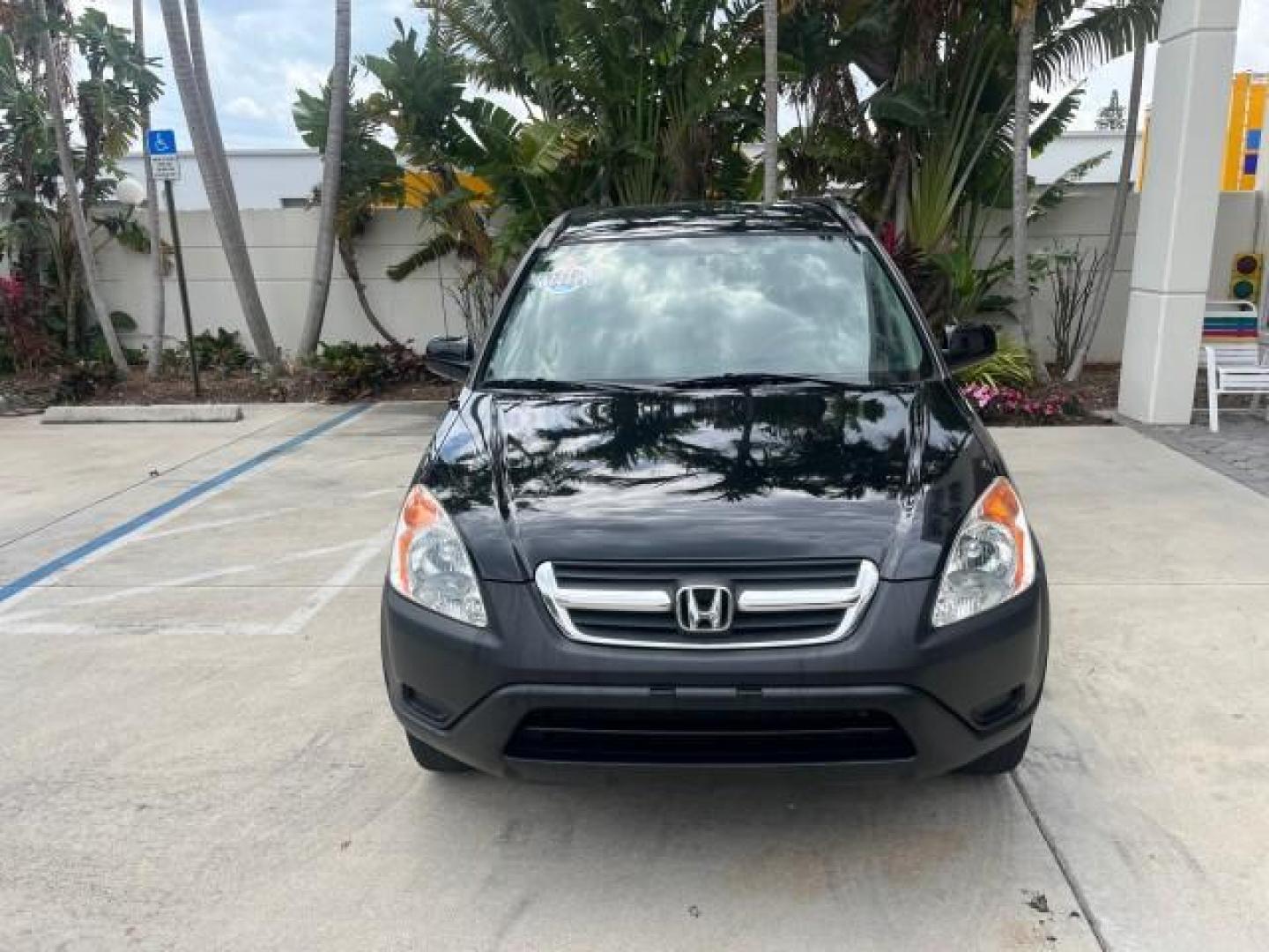 2002 Nighthawk Black Pearl /Black Honda CR-V 1 FL LX LOW MILES 66,596 (JHLRD68532C) with an 2.4L DOHC i-VTEC 16-Valve I4 Engine engine, Automatic transmission, located at 4701 North Dixie Hwy, Pompano Beach, FL, 33064, (954) 422-2889, 26.240938, -80.123474 - 2002 HONDA CR-V LX ROAD READY 2,4L I4 VIN: JHLRD68532C015076 NO ACCIDENTS 28 MPG 4 DOOR WAGON/SPORT UTILITY NO RECALLS 2.4L I4 F DOHC 1 OWNER FLORIDA GASOLINE LOW MILES 66,596 FRONT WHEEL DRIVE 9 SERVICE RECORDS Approach Lights Cruise Control FWD Front Bucket Seats THIS IS ONE OF THE NICEST HONDA CR - Photo#2