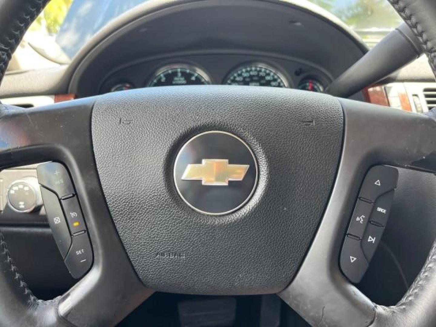 2008 Black /Dark Titanium/Lt Titanium Chevrolet Avalanche 4WD 1 OWNER LOW MILES 61,221 (3GNFK12378G) with an 5.3L Vortec 1000 V8 SFI Flex-Fuel Engine engine, Automatic transmission, located at 4701 North Dixie Hwy, Pompano Beach, FL, 33064, (954) 422-2889, 26.240938, -80.123474 - OUR WEBPAGE FLORIDACARS1.COM HAS OVER 100 PHOTOS AND FREE CARFAX LINK 2008 CHEVROLET AVALANCHE LS ROAD READY 5.3L V8 4X4 VIN: 3GNFK12378G164801 ON DEMAND 4WD SPORT PICKUP LOW MILES 61,221 5.3L V8 F BLUETOOTH NO RECALLS 5.3FT BED FLEX FUEL POWER MIRRORS DUAL ZONE AC REAR WHEEL DRIVE W/ 4X4 POWER SEAT - Photo#47