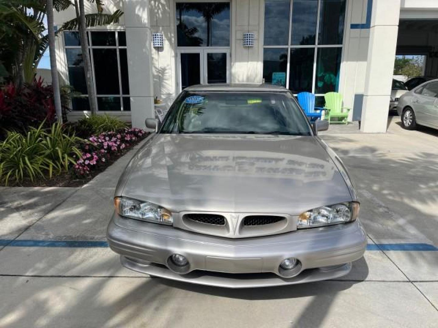 1998 Silvermist (Met) /Camel Pontiac Bonneville SLE LEATHER LOW MILES 43,906 (1G2HX52K4WH) with an 3.8L SFI V6 3800 Series II Engine engine, Automatic transmission, located at 4701 North Dixie Hwy, Pompano Beach, FL, 33064, (954) 422-2889, 26.240938, -80.123474 - 1998 PONTIAC BONNEVILLE SLE LEATHER ROAD READY 3.8L V6 VIN: 1G2HX52K4WH211131 NO ACCIDENTS 30 MPG SEDAN 4 DR NO RECALLS 3.8L V6 F OHV LOW MILES 43,906 GASOLINE POWER LEATHER SEATS FRONT WHEEL DRIVE POWER MIRRORS Alloy Wheels ABS Brakes CD Audio Power Seat(s) Traction Control AM/FM Stereo Cruise Cont - Photo#70