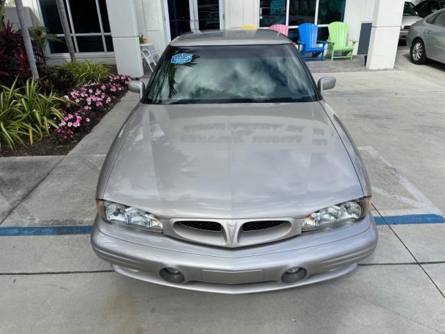 1998 Silvermist (Met) /Camel Pontiac Bonneville SLE LEATHER LOW MILES 43,906 (1G2HX52K4WH) with an 3.8L SFI V6 3800 Series II Engine engine, Automatic transmission, located at 4701 North Dixie Hwy, Pompano Beach, FL, 33064, (954) 422-2889, 26.240938, -80.123474 - 1998 PONTIAC BONNEVILLE SLE LEATHER ROAD READY 3.8L V6 VIN: 1G2HX52K4WH211131 NO ACCIDENTS 30 MPG SEDAN 4 DR NO RECALLS 3.8L V6 F OHV LOW MILES 43,906 GASOLINE POWER LEATHER SEATS FRONT WHEEL DRIVE POWER MIRRORS Alloy Wheels ABS Brakes CD Audio Power Seat(s) Traction Control AM/FM Stereo Cruise Cont - Photo#78