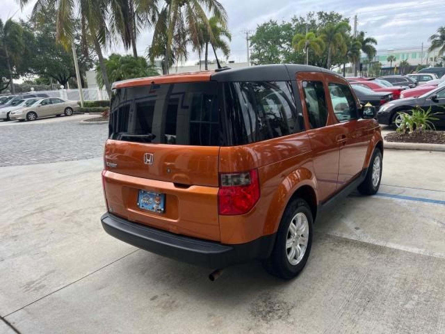 2008 Tangerine Metallic /Gray/Black Honda Element 1 FL EX LOW MILES 83,187 (5J6YH18708L) with an 2.4L DOHC MPFI 16-Valve i-VTEC I4 Engine engine, Automatic transmission, located at 4701 North Dixie Hwy, Pompano Beach, FL, 33064, (954) 422-2889, 26.240938, -80.123474 - 2008 HONDA ELEMENT EX WARRANTY IS INCLUDED ROAD READY 2.4L I4 VIN: 5J6YH18708L008557 1 OWNER FLORIDA 4 DOOR WAGON/SPORT UTILITY 6 SERVICE RECORDS 2.4L I4 F DOHC 16V LOW MILES 83,187 GASOLINE POWER MIRRORS FRONT WHEEL DRIVE Anti-Theft System Braking Assist Chrome Exhaust Tip Cruise Control Curtain Ai - Photo#7