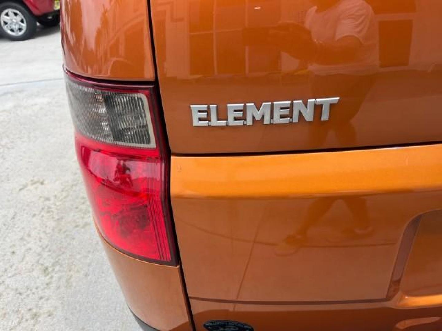 2008 Tangerine Metallic /Gray/Black Honda Element 1 FL EX LOW MILES 83,187 (5J6YH18708L) with an 2.4L DOHC MPFI 16-Valve i-VTEC I4 Engine engine, Automatic transmission, located at 4701 North Dixie Hwy, Pompano Beach, FL, 33064, (954) 422-2889, 26.240938, -80.123474 - 2008 HONDA ELEMENT EX WARRANTY IS INCLUDED ROAD READY 2.4L I4 VIN: 5J6YH18708L008557 1 OWNER FLORIDA 4 DOOR WAGON/SPORT UTILITY 6 SERVICE RECORDS 2.4L I4 F DOHC 16V LOW MILES 83,187 GASOLINE POWER MIRRORS FRONT WHEEL DRIVE Anti-Theft System Braking Assist Chrome Exhaust Tip Cruise Control Curtain Ai - Photo#90