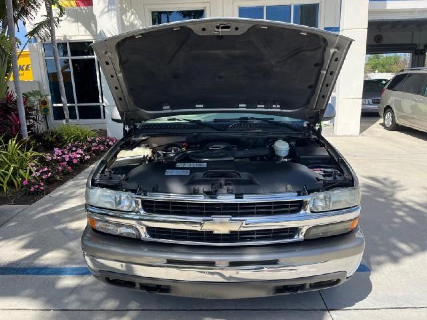 2003 Dark Gray Metallic /Tan/Neutral Chevrolet Suburban 1 OWNER LT LOW MI 4X4 94,103 (1GNFK16Z03J) with an 5.3L Vortec 5300 V8 SFI Bi-Fuel Engine engine, Automatic transmission, located at 4701 North Dixie Hwy, Pompano Beach, FL, 33064, (954) 422-2889, 26.240938, -80.123474 - 2003 CHEVROLET SUBURBAN 1500 ROAD READY 5.3L V8 VIN: 1GNFK16Z03J272179 NO RECALLS 4X4 4 DOOR WAGON/SPORT UTILITY LOW MILES 94,103 5.3L V8 F 1 OWNER DVD FLEX FUEL NEW$42,890 LEATHER SEATS REAR WHEEL DRIVE W/ 4X4 3 ROW SEATS POWER MIRRORS/SEATS ABS Brakes Automatic Transmission Power Locks Power Windo - Photo#73