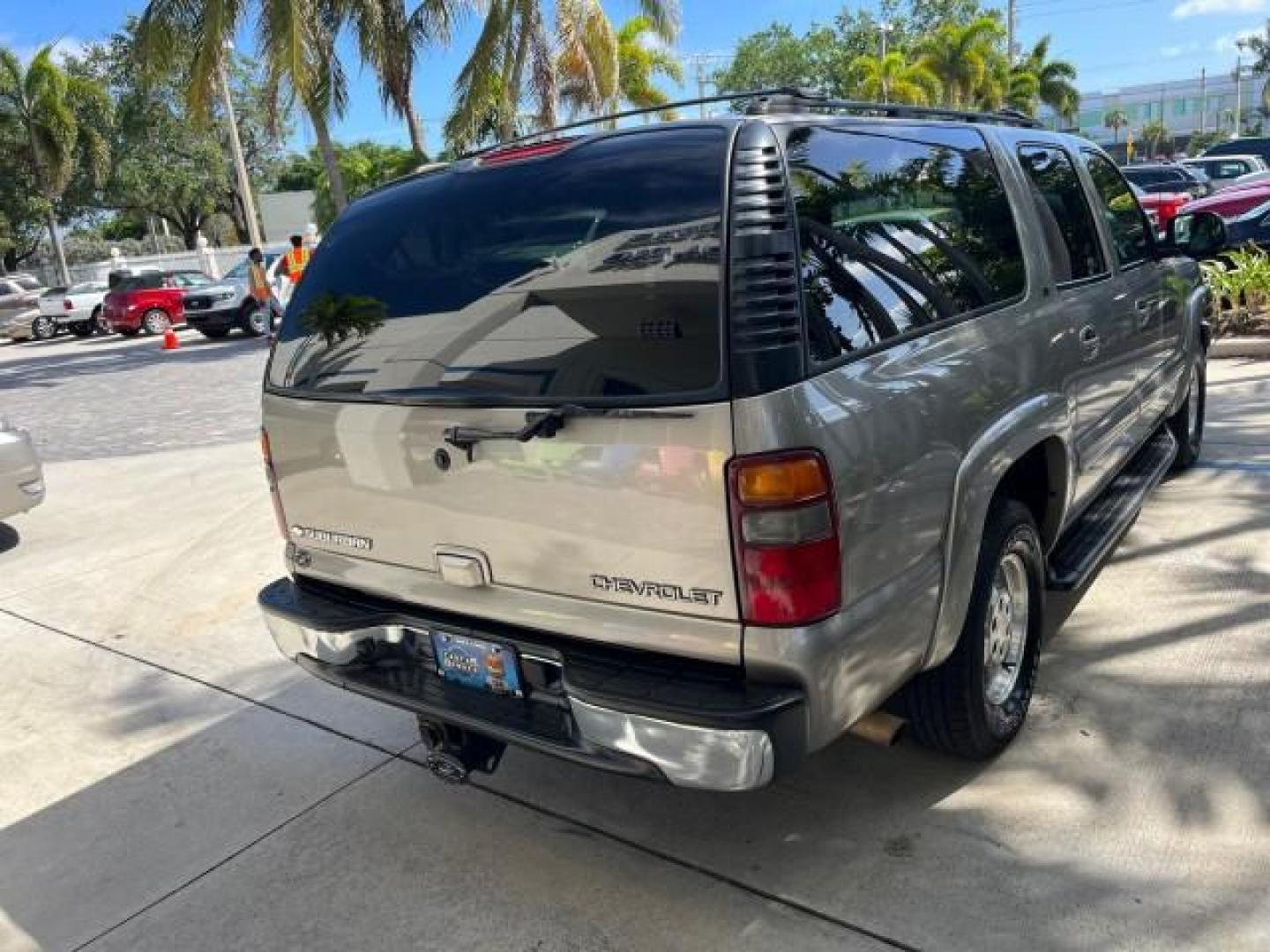 2003 Dark Gray Metallic /Tan/Neutral Chevrolet Suburban 1 OWNER LT LOW MI 4X4 94,103 (1GNFK16Z03J) with an 5.3L Vortec 5300 V8 SFI Bi-Fuel Engine engine, Automatic transmission, located at 4701 North Dixie Hwy, Pompano Beach, FL, 33064, (954) 422-2889, 26.240938, -80.123474 - 2003 CHEVROLET SUBURBAN 1500 ROAD READY 5.3L V8 VIN: 1GNFK16Z03J272179 NO RECALLS 4X4 4 DOOR WAGON/SPORT UTILITY LOW MILES 94,103 5.3L V8 F 1 OWNER DVD FLEX FUEL NEW$42,890 LEATHER SEATS REAR WHEEL DRIVE W/ 4X4 3 ROW SEATS POWER MIRRORS/SEATS ABS Brakes Automatic Transmission Power Locks Power Windo - Photo#98