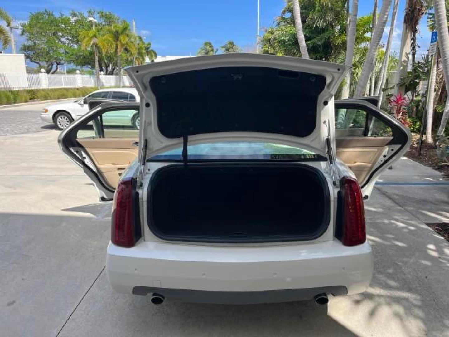 2007 White Diamond Tricoat /Ebony Cadillac STS 1 FL LOW MILES 46,613 (1G6DW677770) with an 3.6L VVT V6 SFI Engine engine, Automatic transmission, located at 4701 North Dixie Hwy, Pompano Beach, FL, 33064, (954) 422-2889, 26.240938, -80.123474 - 2007 CADILLAC STS V6 POWER SUNROOF ROAD READY 3.6L V6 VIN: 1G6DW677770156166 36 SERVICE RECORDS NO RECALLS 27 MPG SEDAN 4 DR POWER LEATHER SEATS 1 OWNER FLORIDA 3.6L V6 F DUAL ZONE AC LOW MILES 46,613 GASOLINE BLUETOOTH PUSH START PARKING SENSORS Alloy Wheels Anti-Theft System Approach Lights Auto-d - Photo#15