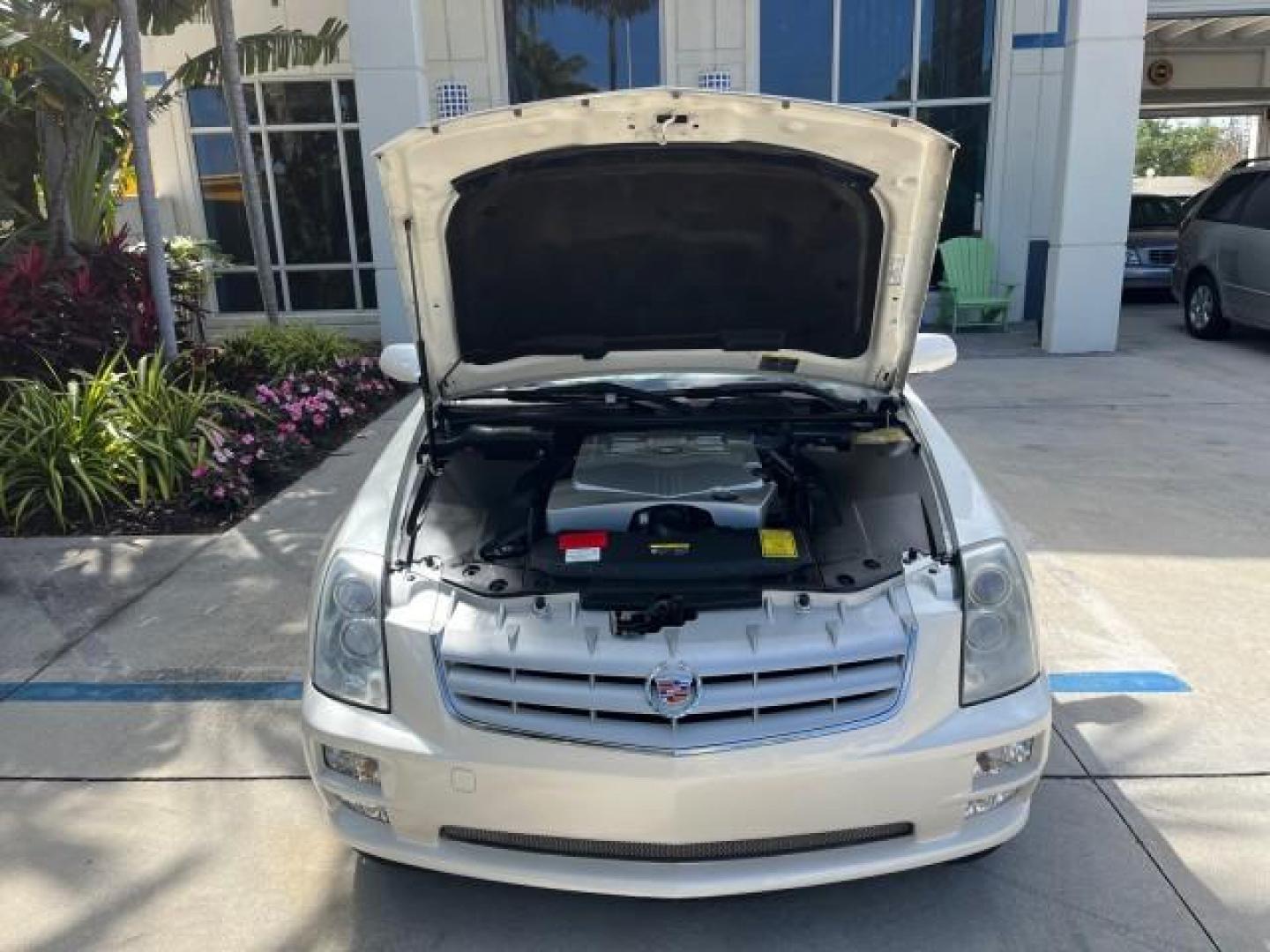 2007 White Diamond Tricoat /Ebony Cadillac STS 1 FL LOW MILES 46,613 (1G6DW677770) with an 3.6L VVT V6 SFI Engine engine, Automatic transmission, located at 4701 North Dixie Hwy, Pompano Beach, FL, 33064, (954) 422-2889, 26.240938, -80.123474 - 2007 CADILLAC STS V6 POWER SUNROOF ROAD READY 3.6L V6 VIN: 1G6DW677770156166 36 SERVICE RECORDS NO RECALLS 27 MPG SEDAN 4 DR POWER LEATHER SEATS 1 OWNER FLORIDA 3.6L V6 F DUAL ZONE AC LOW MILES 46,613 GASOLINE BLUETOOTH PUSH START PARKING SENSORS Alloy Wheels Anti-Theft System Approach Lights Auto-d - Photo#71