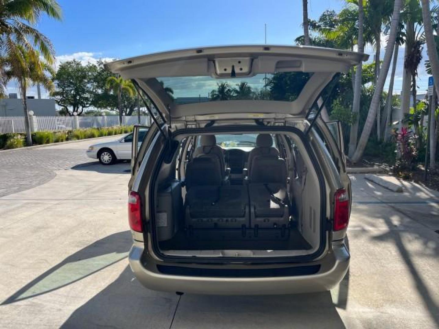 2005 Linen Gold Metallic Pearl /Medium Slate Gray Dodge Caravan SXT LOW MILES 60,664 (2D4GP44L95R) with an 3.8L SMPI V6 Engine engine, Automatic transmission, located at 4701 North Dixie Hwy, Pompano Beach, FL, 33064, (954) 422-2889, 26.240938, -80.123474 - 2005 DODGE GRAND CARAVAN SXT ROAD READY 3.8L V6 VIN: 2D4GP44L95R464538 LOW MILES 60,664 VAN NO ACCIDENTS NO RECALLS 3.8L V6 F FLORIDA OWNER GASOLINE 12 SERVICE RECORDS POWER SLIDING DOORS FRONT WHEEL DRIVE DUAL ZONE AC POWER SEATS/MIRRORS Additional Airbags Alloy Wheels Automatic Climate Control Bla - Photo#14