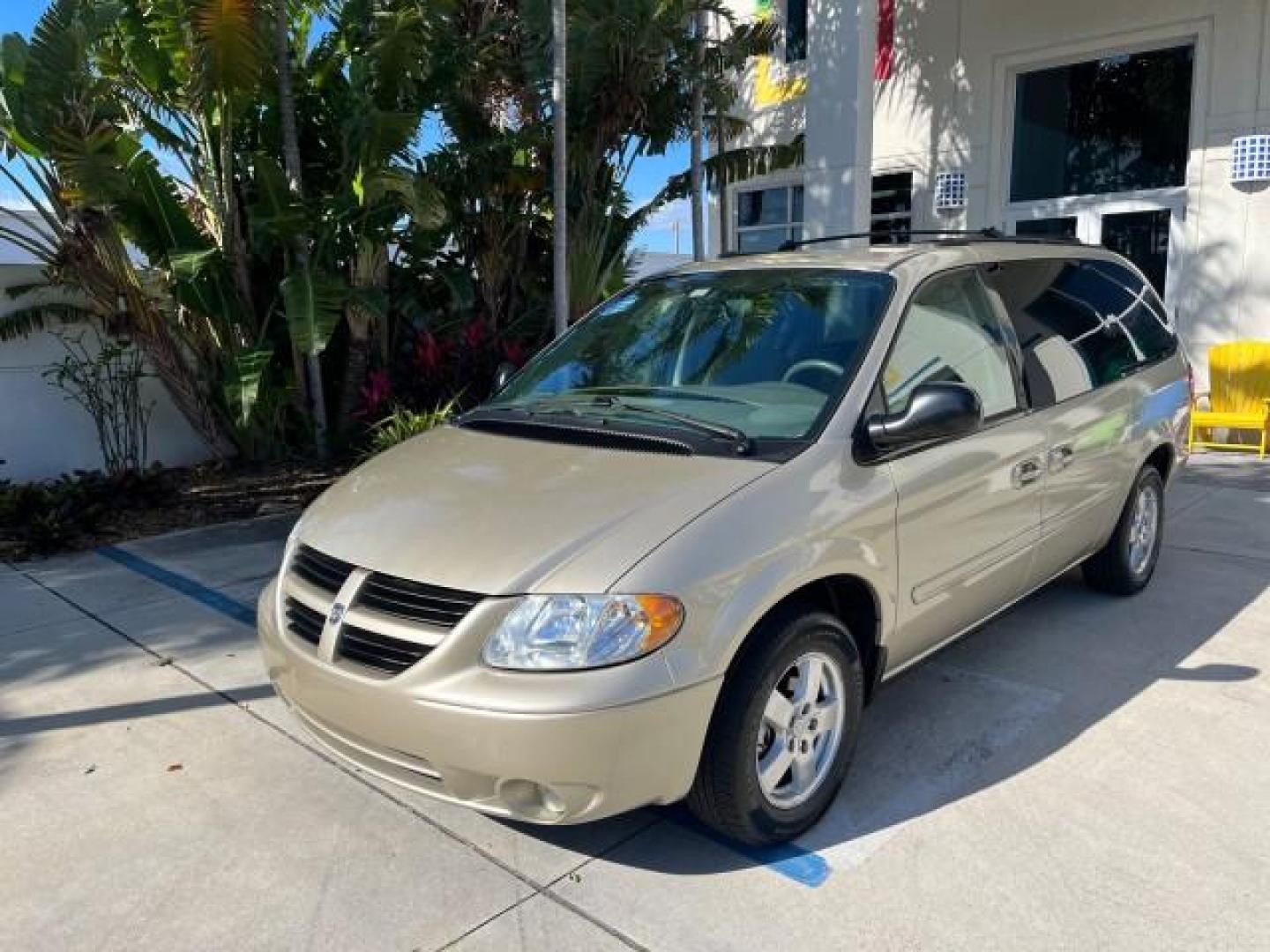 2005 Linen Gold Metallic Pearl /Medium Slate Gray Dodge Caravan SXT LOW MILES 60,664 (2D4GP44L95R) with an 3.8L SMPI V6 Engine engine, Automatic transmission, located at 4701 North Dixie Hwy, Pompano Beach, FL, 33064, (954) 422-2889, 26.240938, -80.123474 - 2005 DODGE GRAND CARAVAN SXT ROAD READY 3.8L V6 VIN: 2D4GP44L95R464538 LOW MILES 60,664 VAN NO ACCIDENTS NO RECALLS 3.8L V6 F FLORIDA OWNER GASOLINE 12 SERVICE RECORDS POWER SLIDING DOORS FRONT WHEEL DRIVE DUAL ZONE AC POWER SEATS/MIRRORS Additional Airbags Alloy Wheels Automatic Climate Control Bla - Photo#77