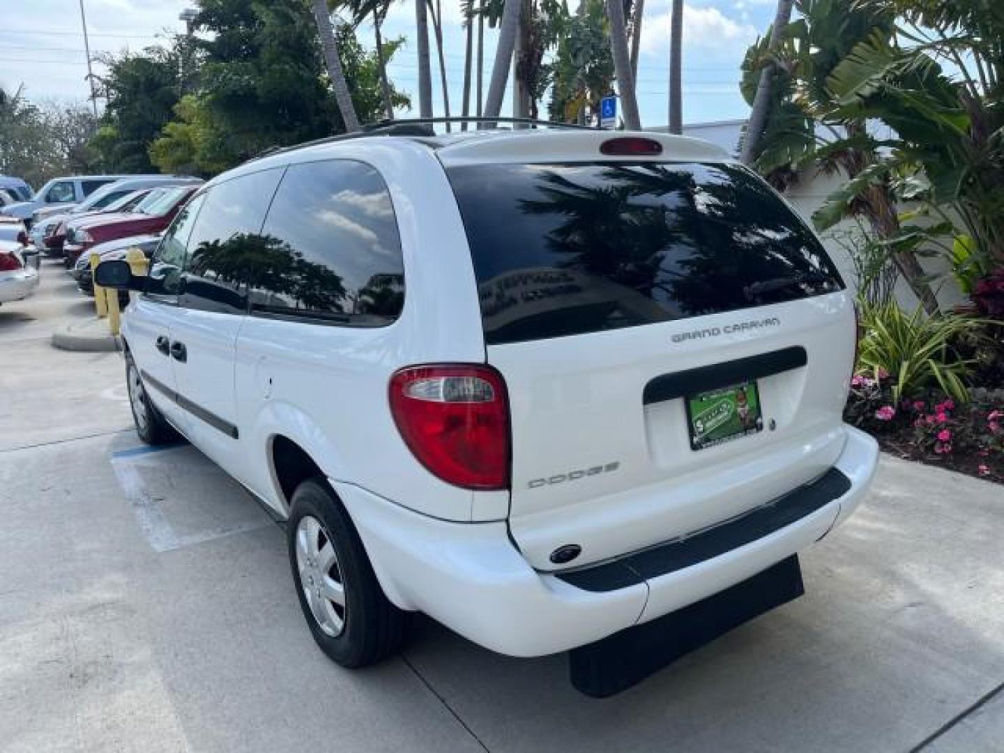 2006 Stone White /Dark Khaki/Lt Gray Stone Dodge Grand Caravan SE LOW MI 64,868 HANDICAP RAMP (1D4GP24R46B) with an 3.3L OHV V6 Engine engine, Automatic transmission, located at 4701 North Dixie Hwy, Pompano Beach, FL, 33064, (954) 422-2889, 26.240938, -80.123474 - 2006 DODGE GRAND CARAVAN SE ROAD READY 3.3L V6 VIN: 1D4GP24R46B616900 NO ACCIDENTS NO RECALLS VAN FLORIDA OWNER 26 MPG 3.3L V6 F OHV POWER WHEELCHAIR RAMP GASOLINE LOW MILES 64,868 FRONT WHEEL DRIVE 19 SERVICE RECORDS POWER MIRRORS/SEATS Additional Airbags Anti-Theft System Cruise Control Electronic - Photo#97