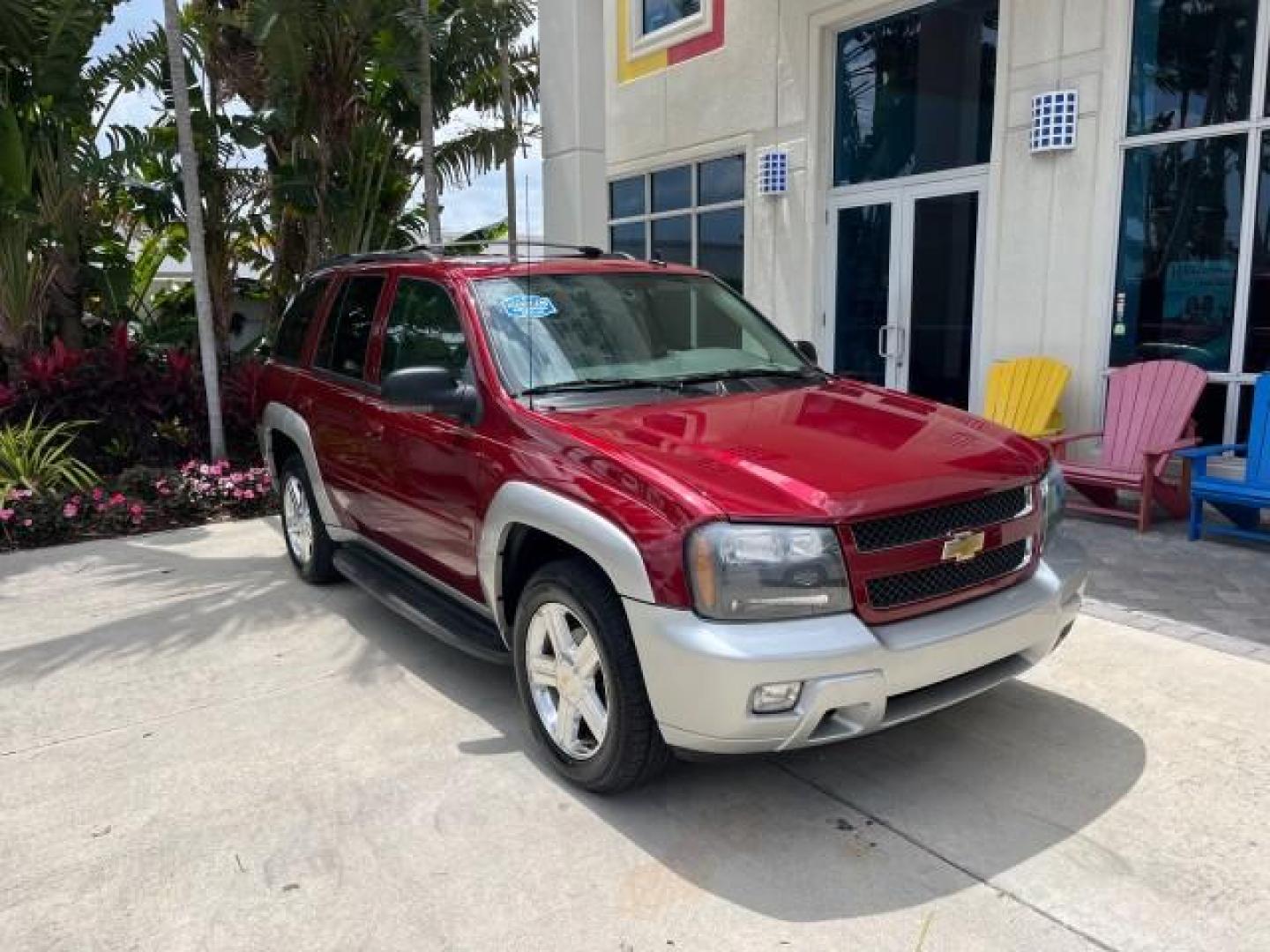 2008 Red Jewel Tintcoat /Light gray/dark gray Chevrolet TrailBlazer LT w/2LT LOW MILES 29,387 (1GNDS13S982) with an 4.2L Vortec 1000 I6 SFI Engine engine, Automatic transmission, located at 4701 North Dixie Hwy, Pompano Beach, FL, 33064, (954) 422-2889, 26.240938, -80.123474 - 2008 CHEVROLET TRAILBLAZER LS FLEET2 ROAD READY 4.2L I6 VIN: 1GNDS13S982251928 NO ACCIDENTS 4 DOOR WAGON/SPORT UTILITY SUNROOF NO RECALLS 4.2L I6 F VERY CLEAN FLORIDA OWNER GASOLINE DUAL ZONE AC LOW MILES 29,387 REAR WHEEL DRIVE 12 SERVICE RECORDS POWER LEATHER SEATS 4X2 Anti-Theft System Black Roof - Photo#1