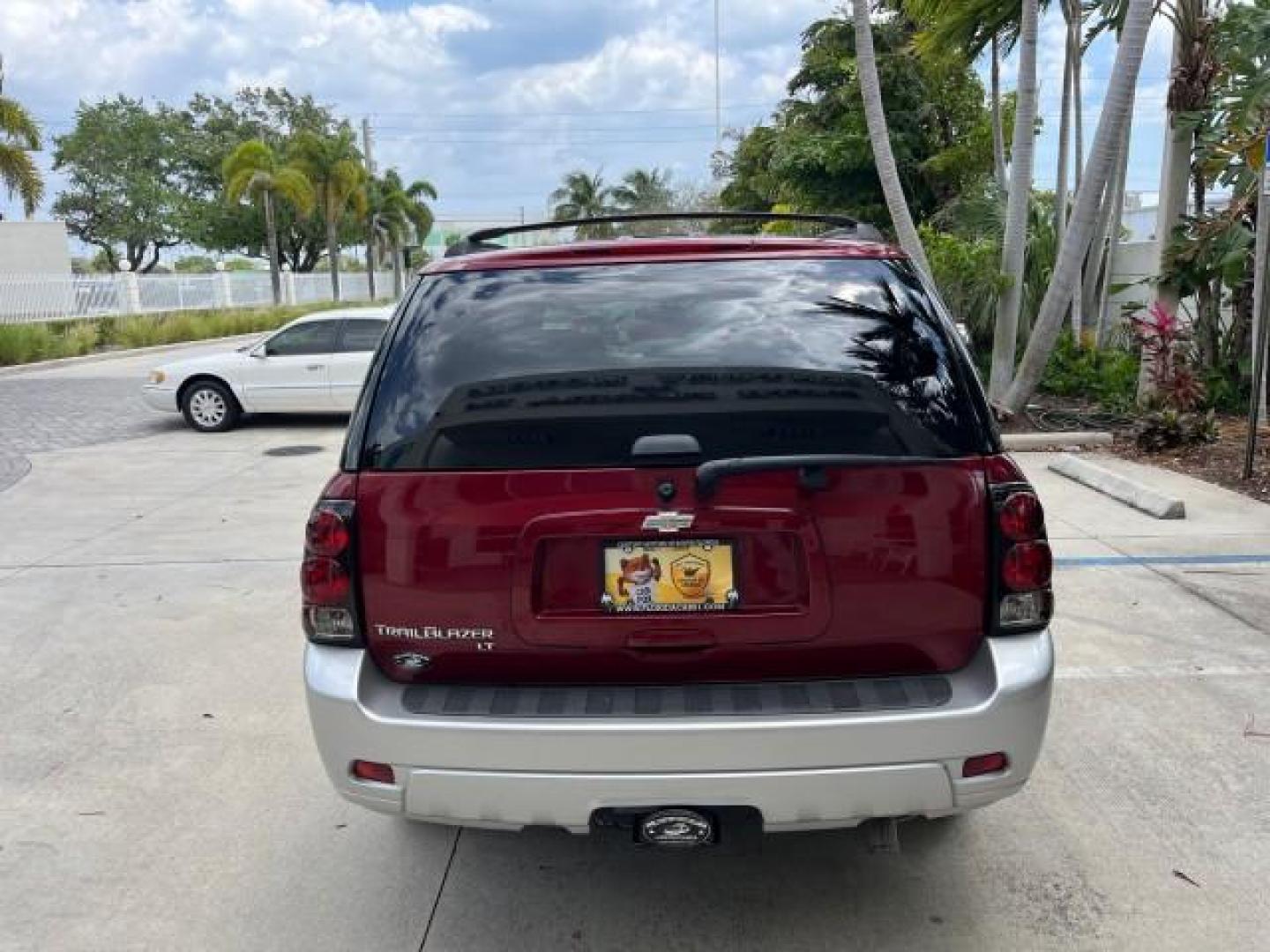 2008 Red Jewel Tintcoat /Light gray/dark gray Chevrolet TrailBlazer LT w/2LT LOW MILES 29,387 (1GNDS13S982) with an 4.2L Vortec 1000 I6 SFI Engine engine, Automatic transmission, located at 4701 North Dixie Hwy, Pompano Beach, FL, 33064, (954) 422-2889, 26.240938, -80.123474 - 2008 CHEVROLET TRAILBLAZER LS FLEET2 ROAD READY 4.2L I6 VIN: 1GNDS13S982251928 NO ACCIDENTS 4 DOOR WAGON/SPORT UTILITY SUNROOF NO RECALLS 4.2L I6 F VERY CLEAN FLORIDA OWNER GASOLINE DUAL ZONE AC LOW MILES 29,387 REAR WHEEL DRIVE 12 SERVICE RECORDS POWER LEATHER SEATS 4X2 Anti-Theft System Black Roof - Photo#6