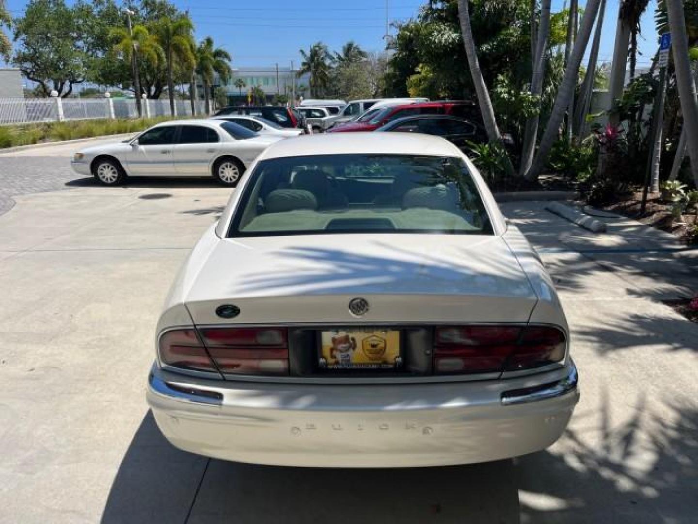 2004 White Diamond /Light Cashmere Buick Park Avenue Ultra LOW MILES 65,064 (1G4CU541544) with an 3.8L 3800 V6 SFI Supercharged Engine engine, Automatic transmission, located at 4701 North Dixie Hwy, Pompano Beach, FL, 33064, (954) 422-2889, 26.240938, -80.123474 - 2004 BUICK PARK AVENUE ULTRA NEW $42,890 ROAD READY VIN: 1G4CU541544134000 BACK UP SENSORS NO ACCIDENTS NO RECALLS SEDAN 4 DR SUPERCHAEGED LOW MILES 65,064 3.8L V6 3.8L V6 F HEADS UP DISPLAY FLORIDA OWNER 28 MPG GASOLINE HEATED SEATS/MIRRORS 35 SERVICE RECORDS FRONT WHEEL DRIVE POWER LEATHER SEATS D - Photo#93