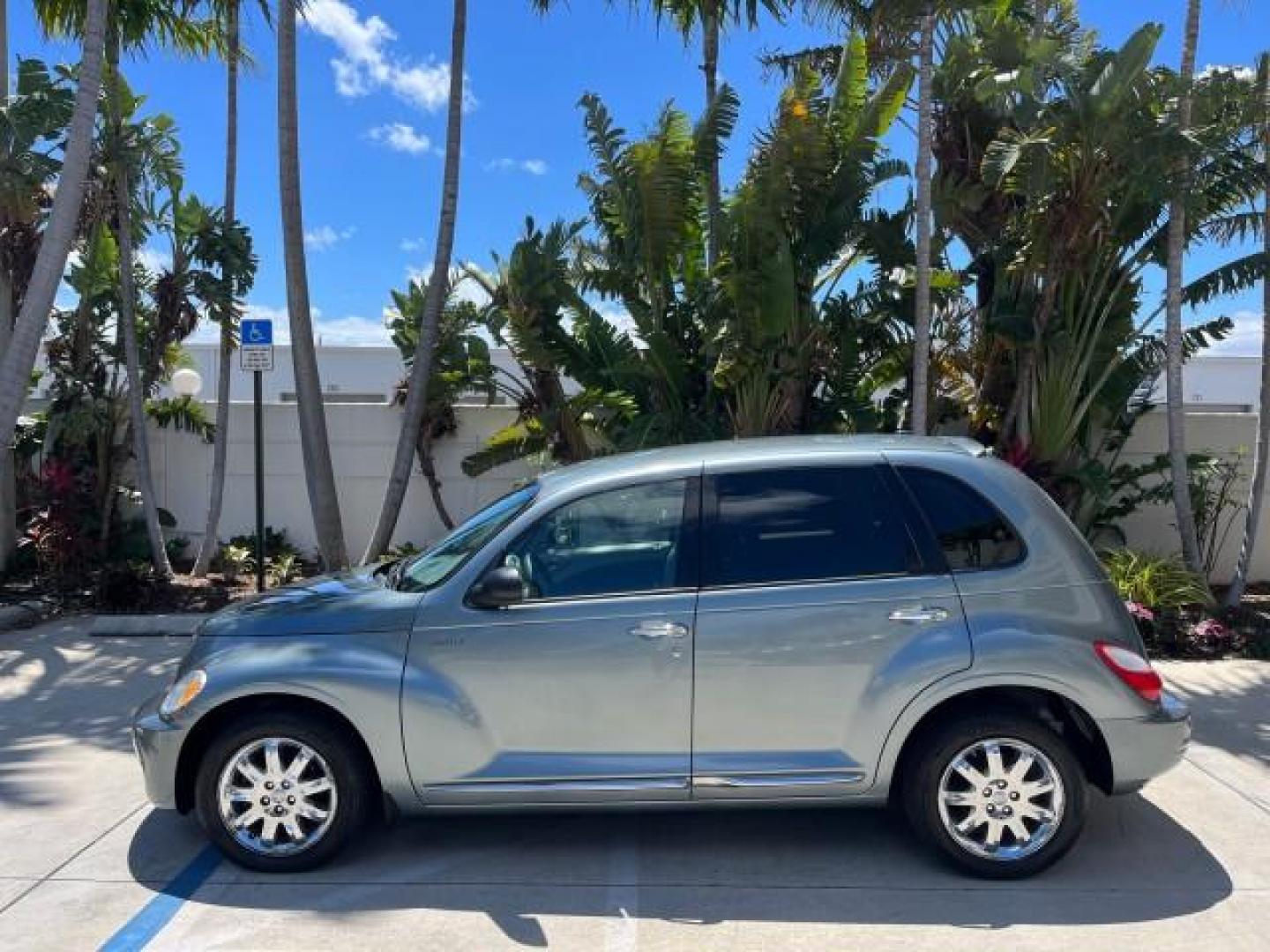 2008 Silver Steel Metallic /Pastel Slate Gray Chrysler PT Cruiser 1 FL LOW MILES 23,489 (3A8FY48BX8T) with an 2.4L DOHC SMPI 16-Valve I4 Engine engine, Automatic transmission, located at 4701 North Dixie Hwy, Pompano Beach, FL, 33064, (954) 422-2889, 26.240938, -80.123474 - 2008 CHRYSLER PT CRUISER ROAD READY 2.4L I4 VIN: 3A8FY48BX8T167439 NO ACCIDENTS VAN NO RECALLS 29 MPG 2.4L I4 F DOHC 16V 1 OWNER FLORIDA GASOLINE LOW MILES 23,489 FRONT WHEEL DRIVE 16 SERVICE RECORDS Additional Airbags Anti-Theft System Curtain Airbags FWD Front Bucket Seats Rear Headrests Rear Spoi - Photo#4