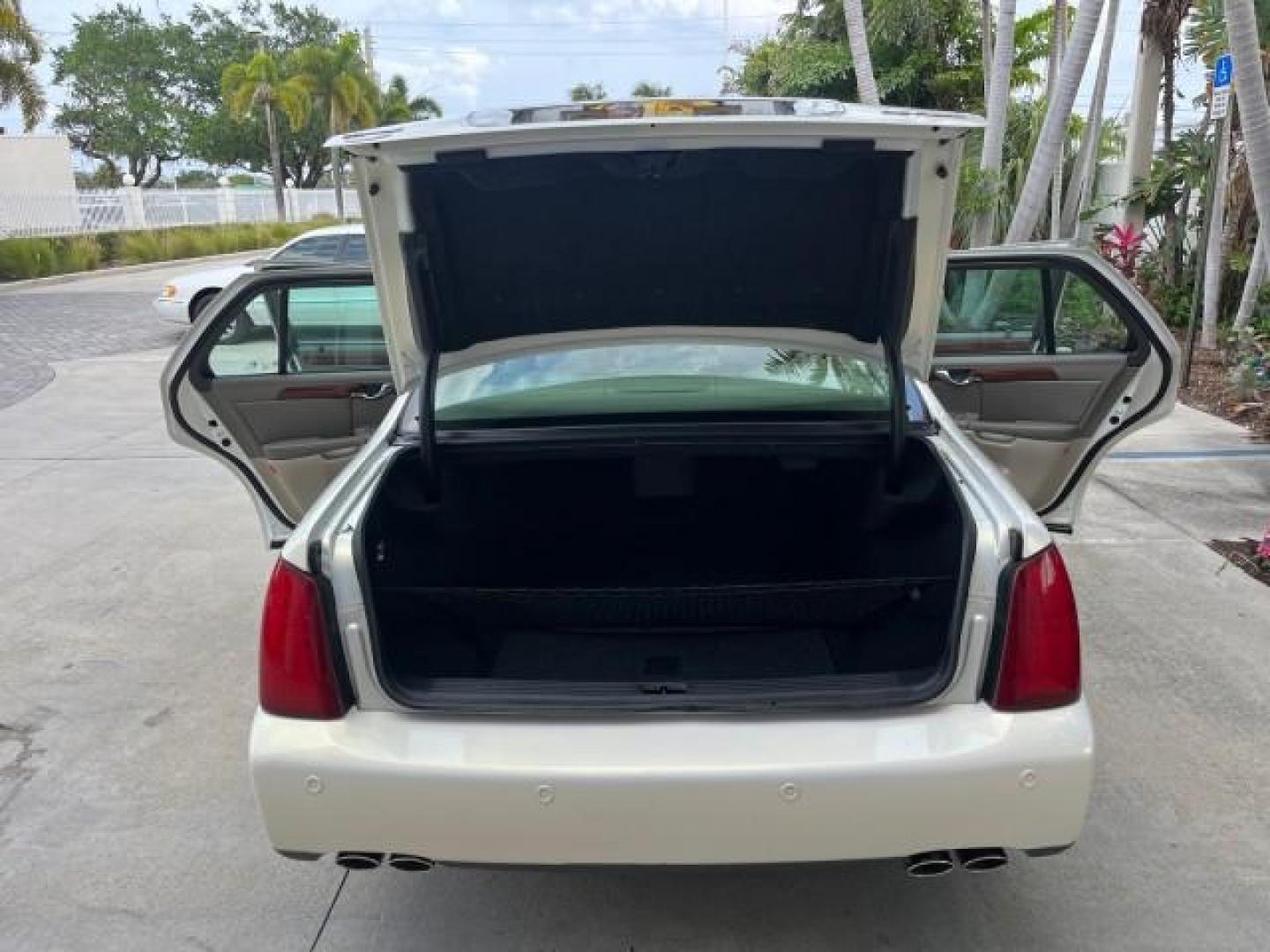 2005 White Lightning /Shale Cadillac DeVille LOW MILES 29,071 (1G6KD57Y45U) with an 4.6L DOHC V8 Northstar Engine engine, Automatic transmission, located at 4701 North Dixie Hwy, Pompano Beach, FL, 33064, (954) 422-2889, 26.240938, -80.123474 - 2005 CADILLAC DEVILLE NEW $54,250 ROAD READY VIN: 1G6KD57Y45U238393 NO ACCIDENTS 4.6L V8 SEDAN 4 DR PARK SENSORS NO RECALLS 28 MPG 4.6L V8 F DOHC HEATED AND COOLED SEATS LOW MILES 29,071 GASOLINE 20 SERVICE RECORDS POWER LEATHER SEATS FRONT WHEEL DRIVE DUAL ZONE AC POWER SUNROOF/MIRRORS Air Suspensi - Photo#15