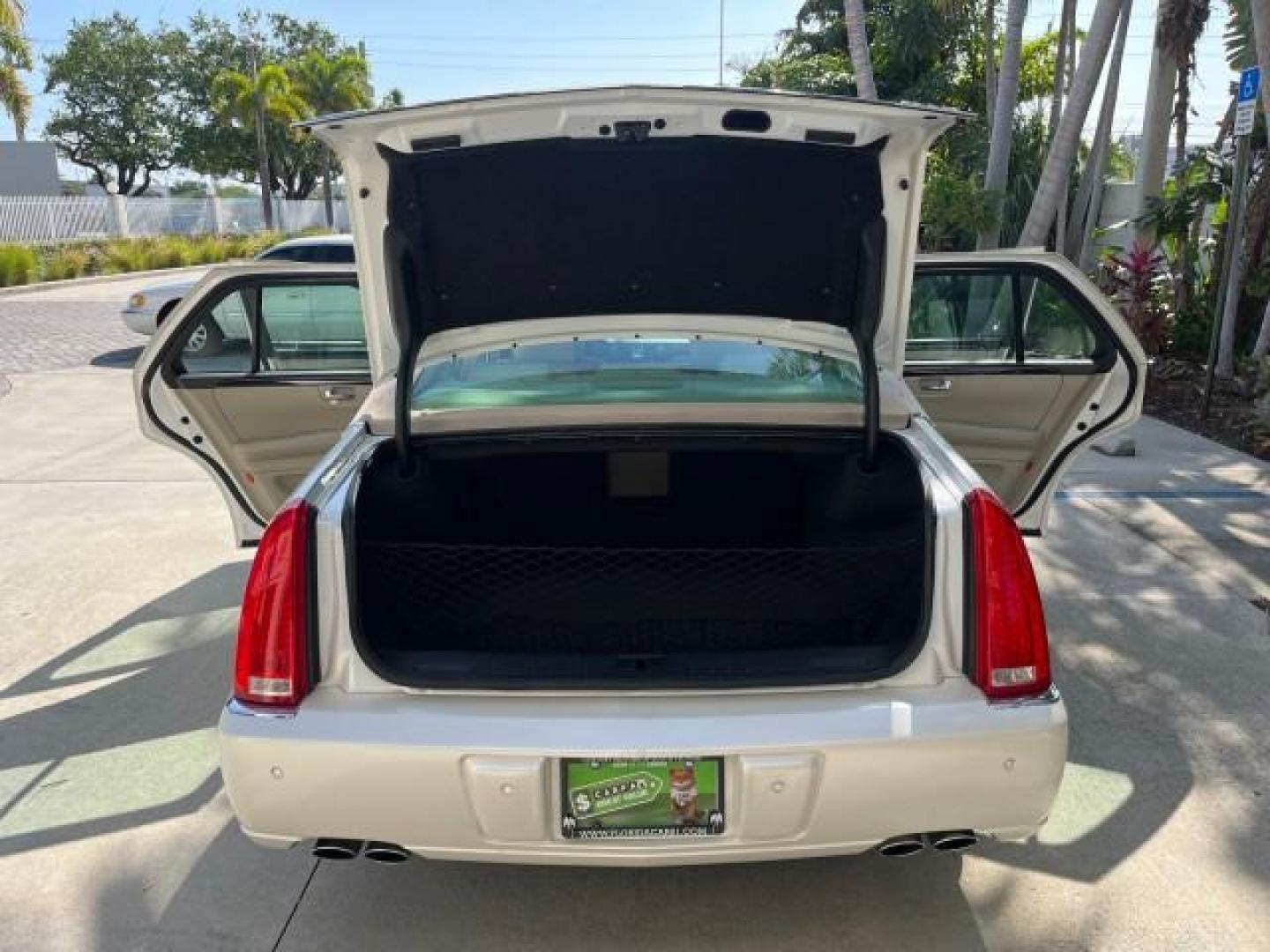 2011 White Diamond Tricoat /Shale/Cocoa Cadillac DTS Luxury Collection LOW MILES 62,193 (1G6KD5E66BU) with an Northstar 4.6L DOHC V8 Engine engine, Automatic transmission, located at 4701 North Dixie Hwy, Pompano Beach, FL, 33064, (954) 422-2889, 26.240938, -80.123474 - 2011 CADILLAC DTS LUXURY COLLECTION NEW $ 55,125 ROAD READY VIN: 1G6KD5E66BU122853 NO ACCIDENTS NO RECALLS SEDAN 4 DR CLEAN BEAUTIFIL FLORIDA OWNER 4.6L V8 4.6L V8 F DOHC 32V 17 SERVICE RECORDS POWER LEATHER SEATS GASOLINE LOW MILES 62,193 DUAL AC POWER SUNROOF FRONT WHEEL DRIVE LUXURY COLLECTION PA - Photo#15